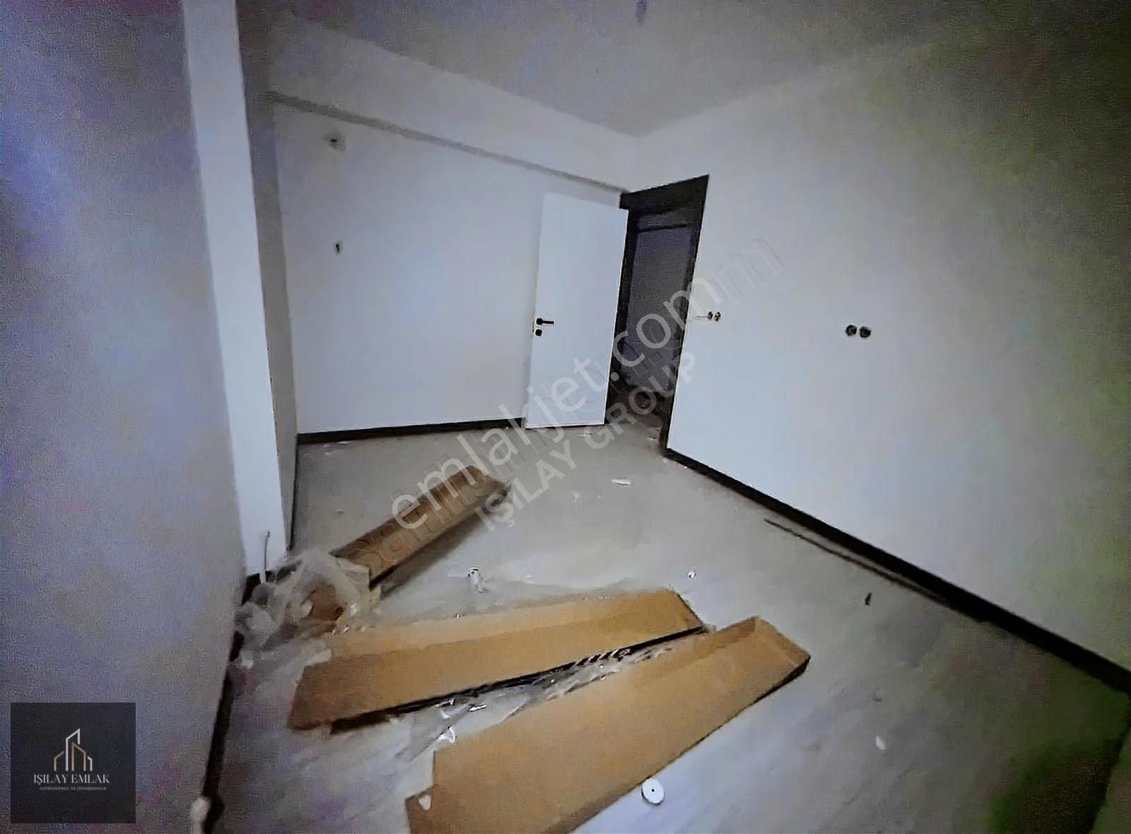 Afyon Kurtuluş Caddesi Üzeri Sıfır Kiralık Ofis - Görsel 2