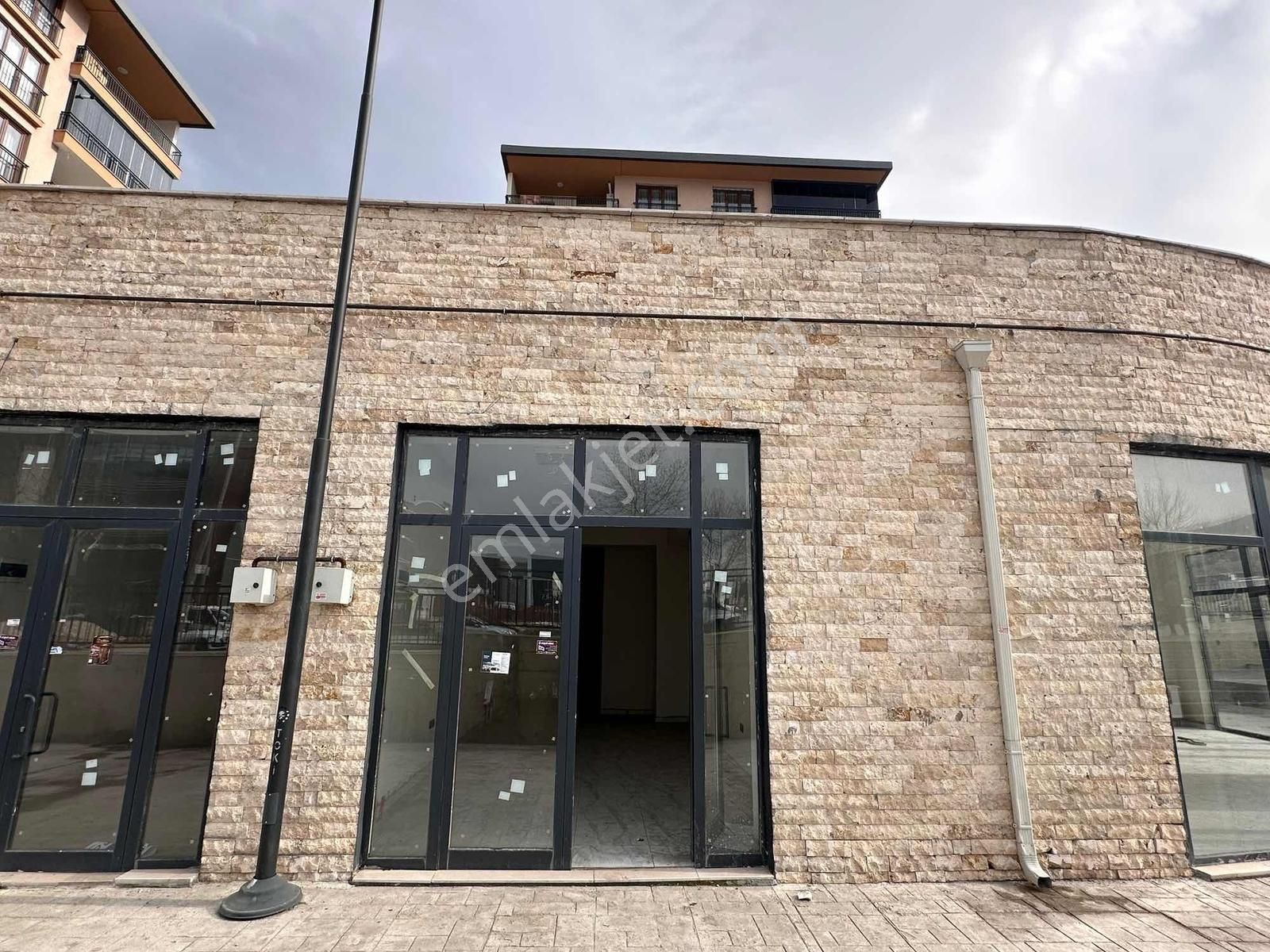 Dialog Altun'dan Cadde Üstü Tabela Değeri Yüksek Kiralık Dükkan - Görsel 6