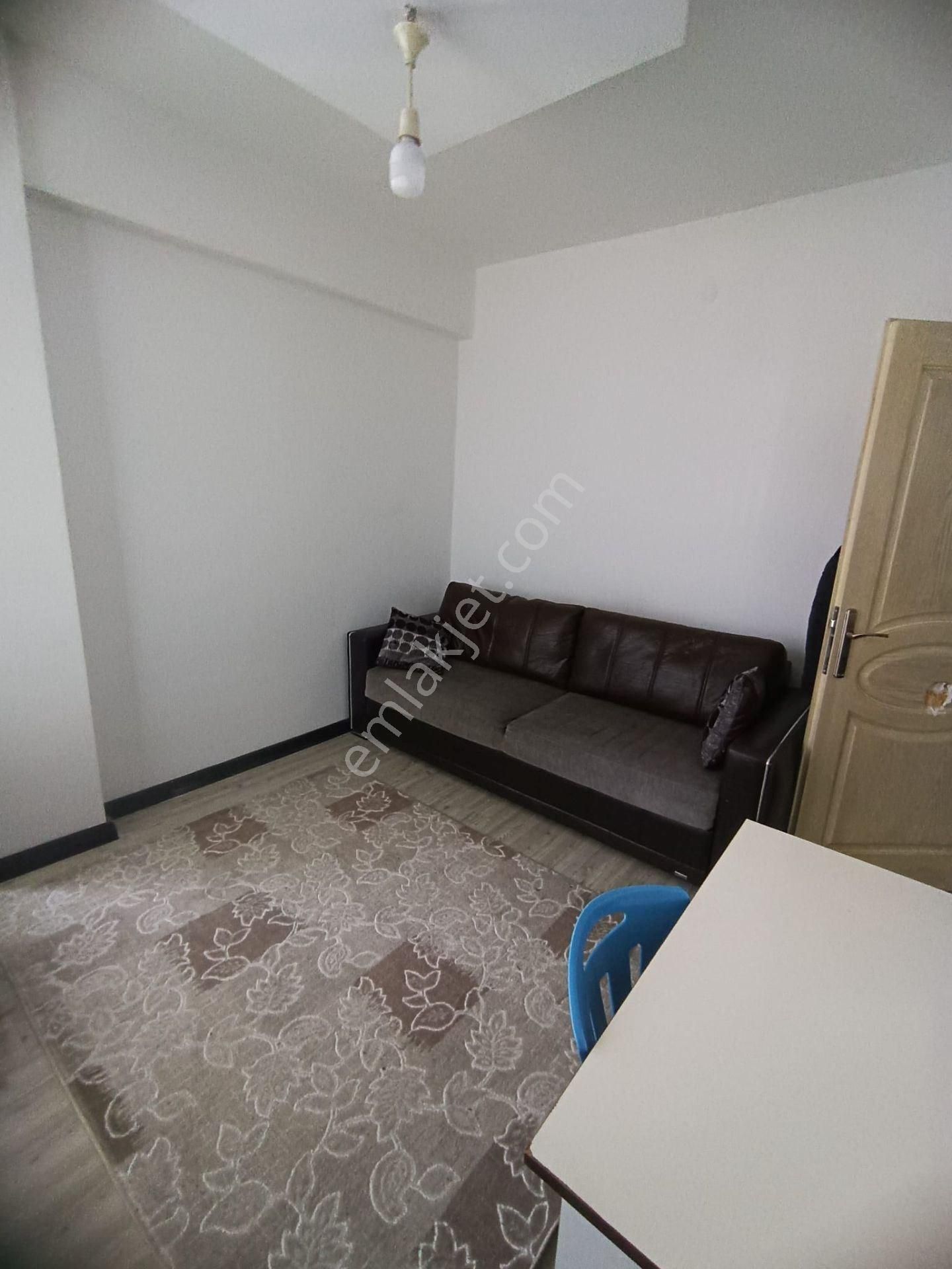 Modernevler Mahallesinde Satılık Geniş Ve Bakımlı Apart - Görsel 8