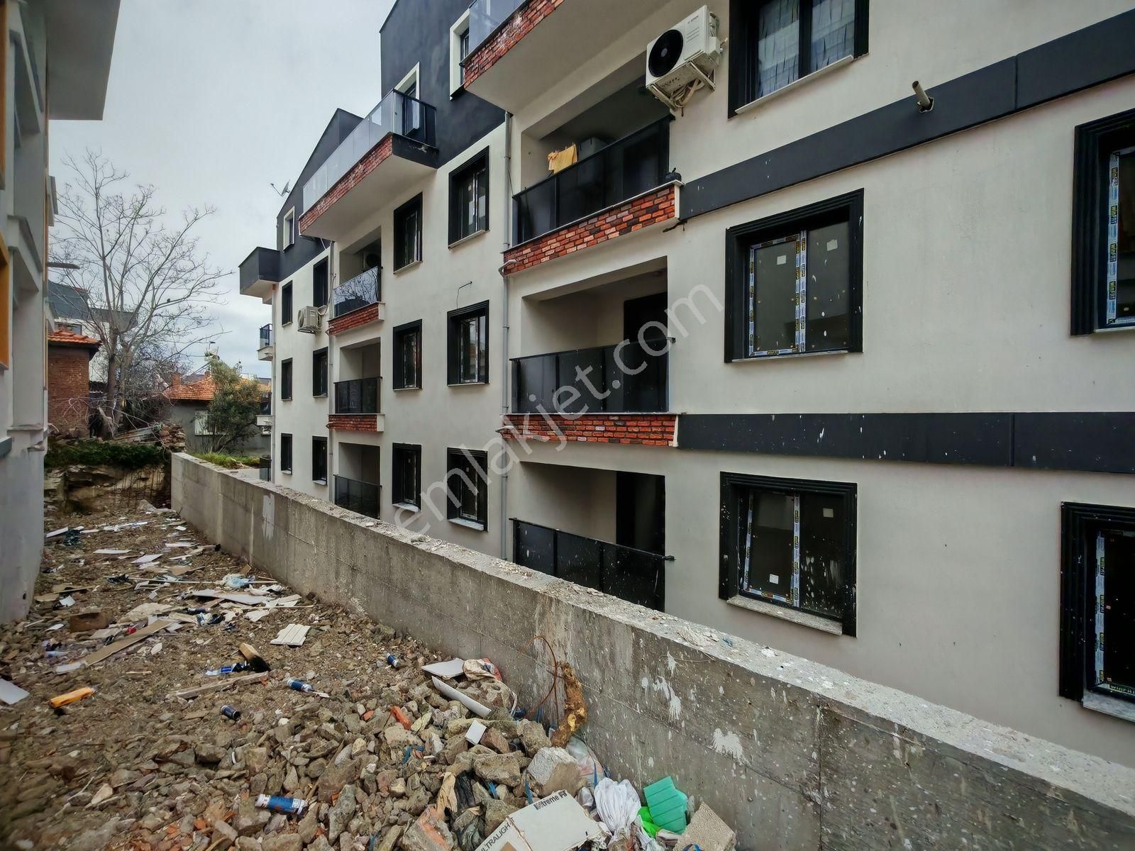 İsmetpaşa Mahallesin'de Merkezde 2+1 75 M2 2.kat Sıfır Daire