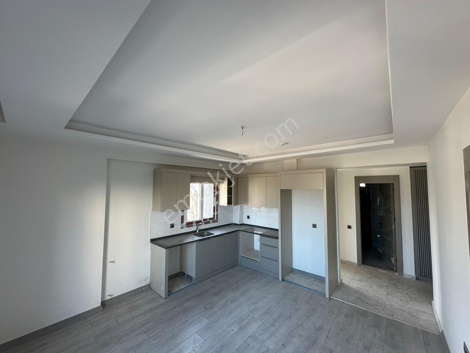 Üstünkent - Ayaş'ta Merkezi Satılık Ebeveyn B. 2+1 Yazlık Daire