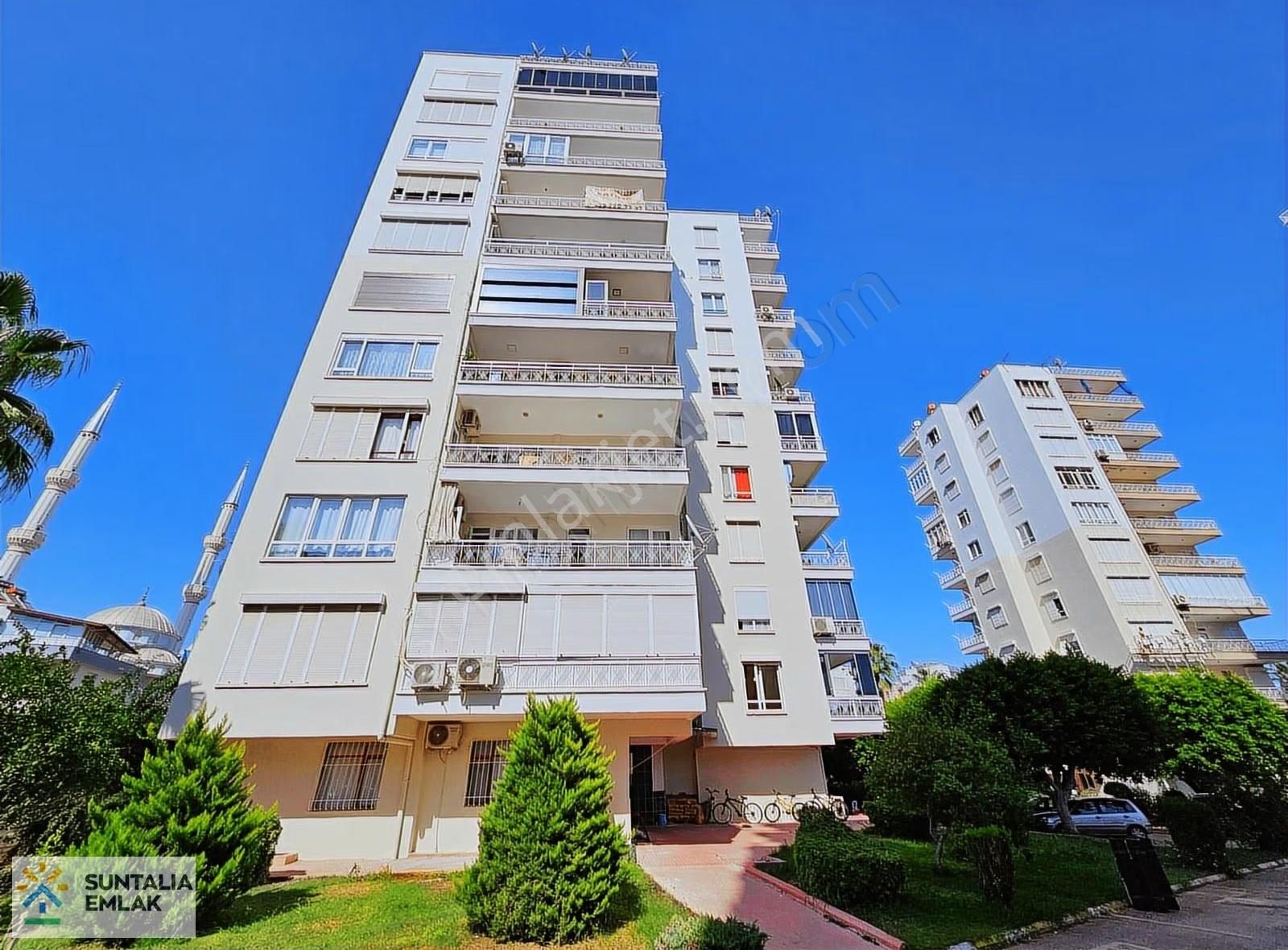 Konyaaltı Sahile Yakın Site Deniz Manzaralı Arakat 3+1 Ayrı Mtfk