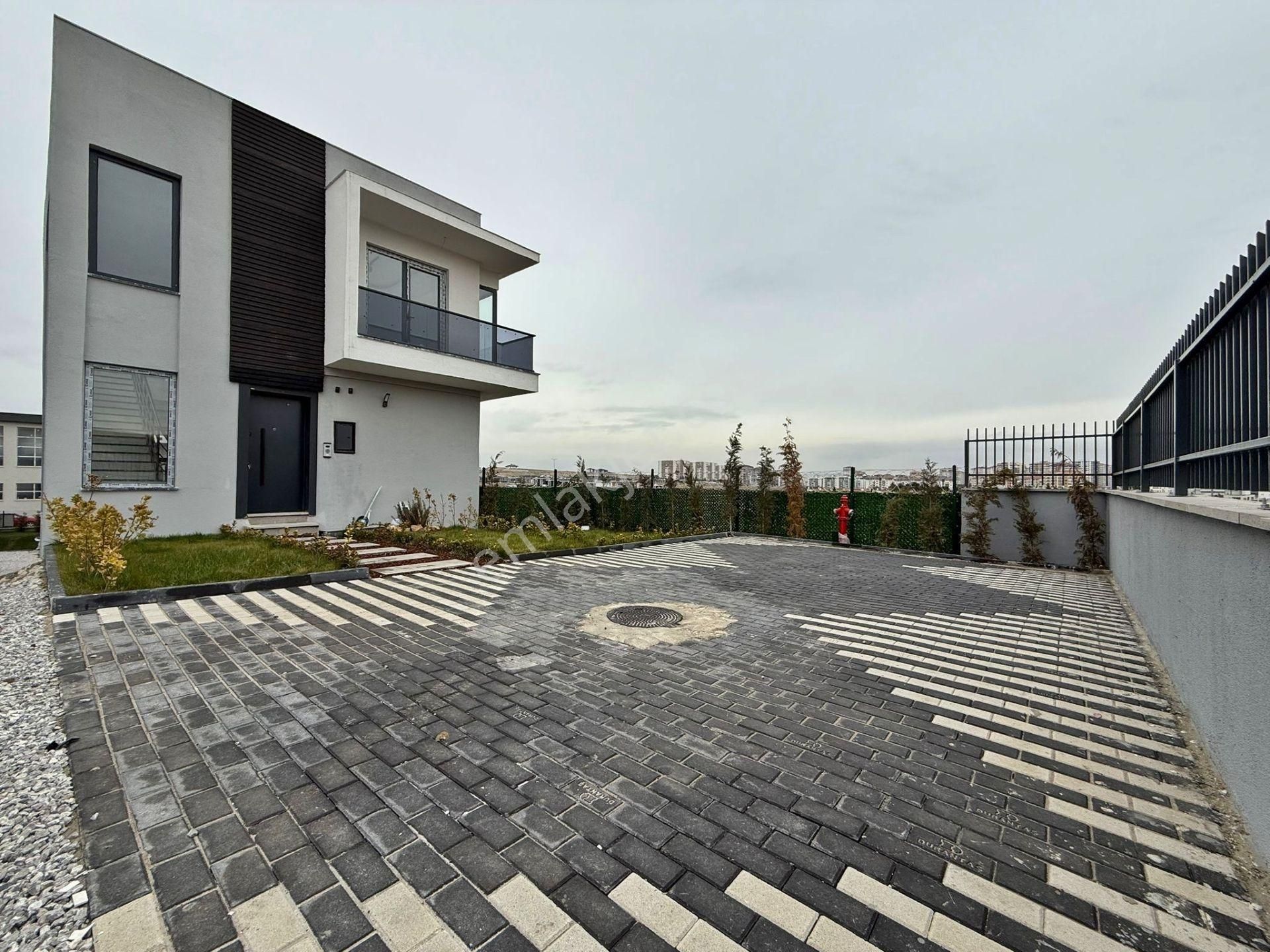 Bağlıca Mahallesi'nde Satılık 4+2 Site İçerisinde Villa Emlak Küpü'nde - Görsel 25
