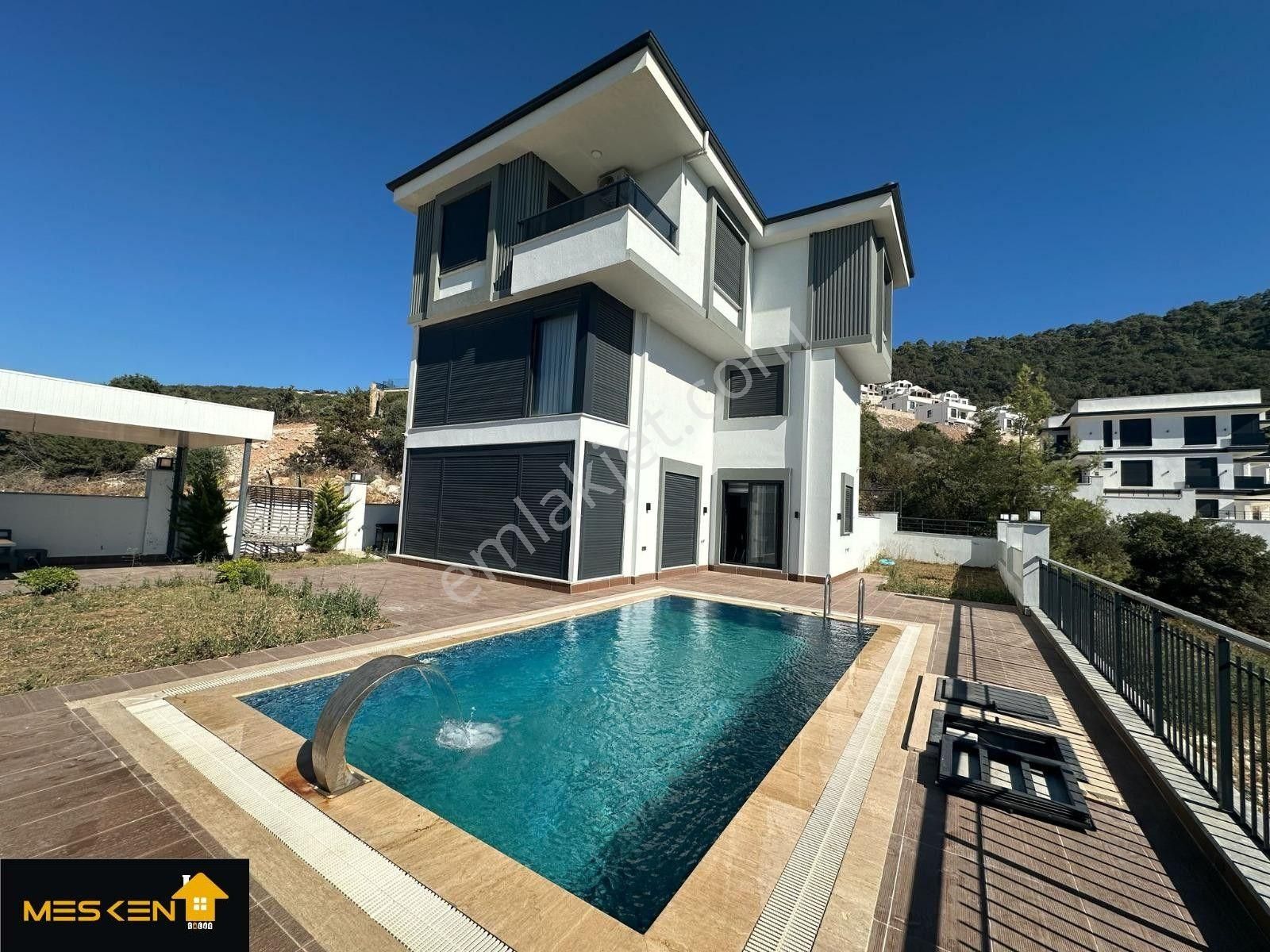 Didim Akbük'de Kesintisiz Full Deniz Manzaralı Tam Müstakil Villa - Görsel 13