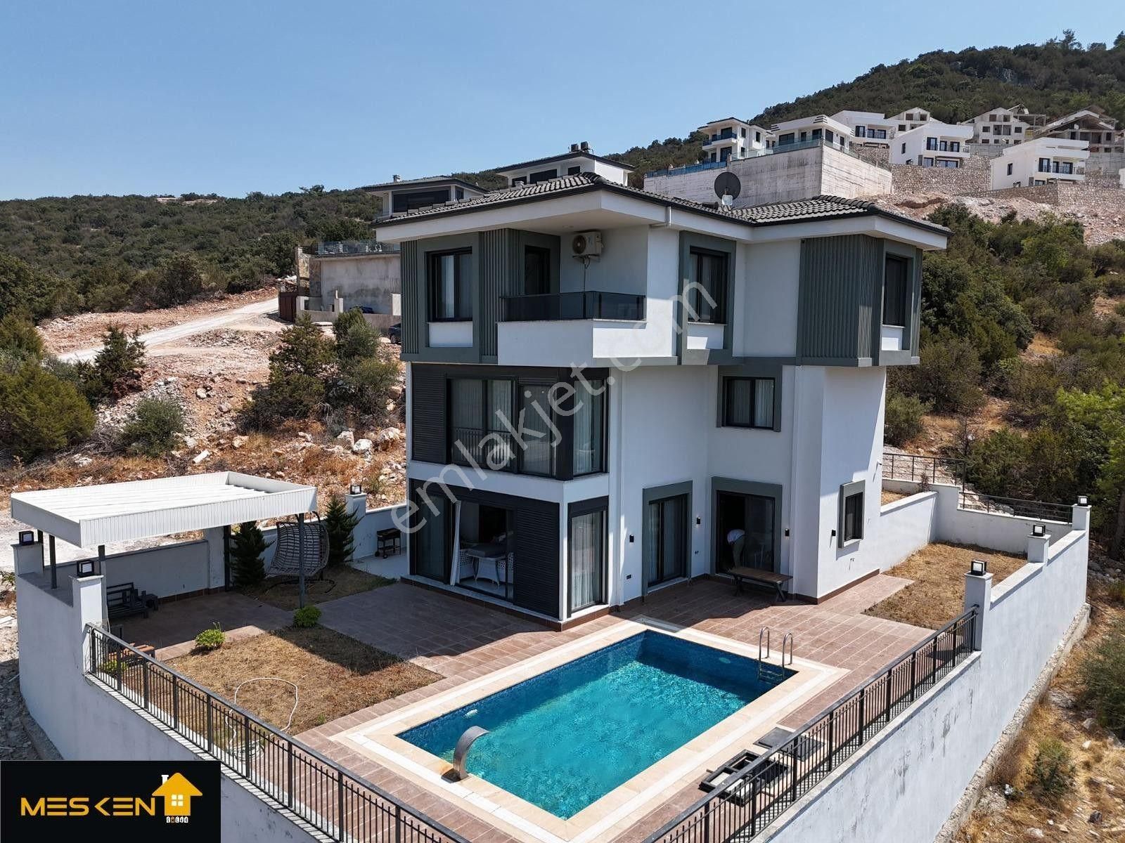 Didim Akbük'de Kesintisiz Full Deniz Manzaralı Tam Müstakil Villa - Görsel 2