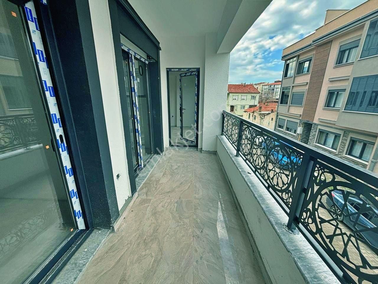 Yetkisi Uytundan Burhaniye'de Ebeveyn Banyolu 2+1 Satılık Daire - Görsel 24