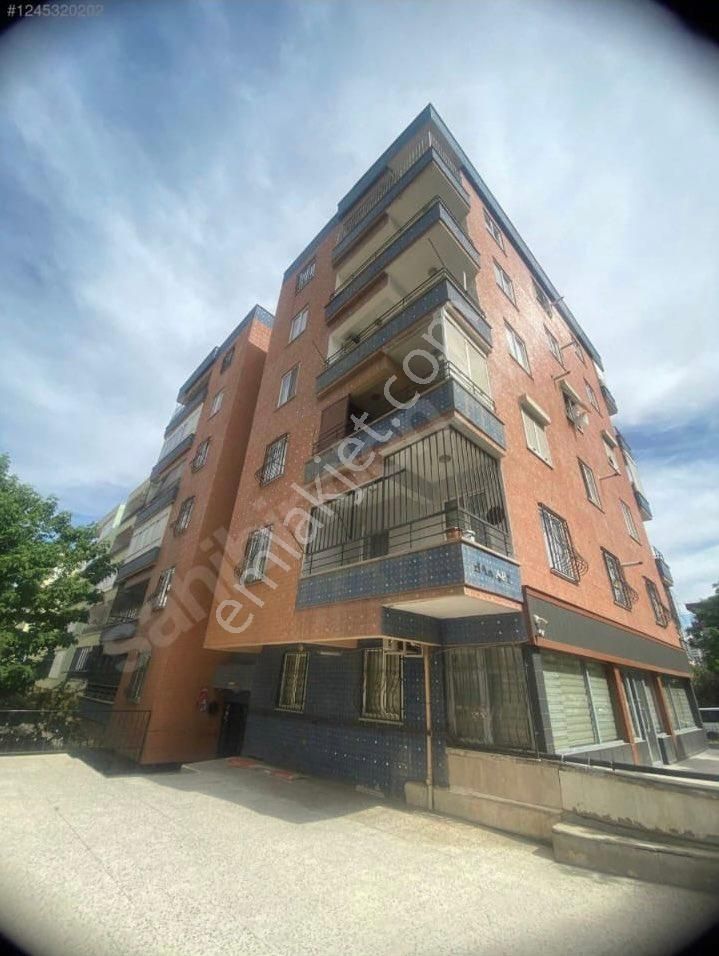 Karşıyakada Köşebaşı Fırsat Daire - Görsel 2