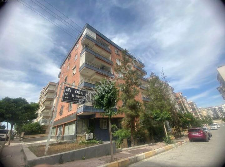 Karşıyakada Köşebaşı Fırsat Daire