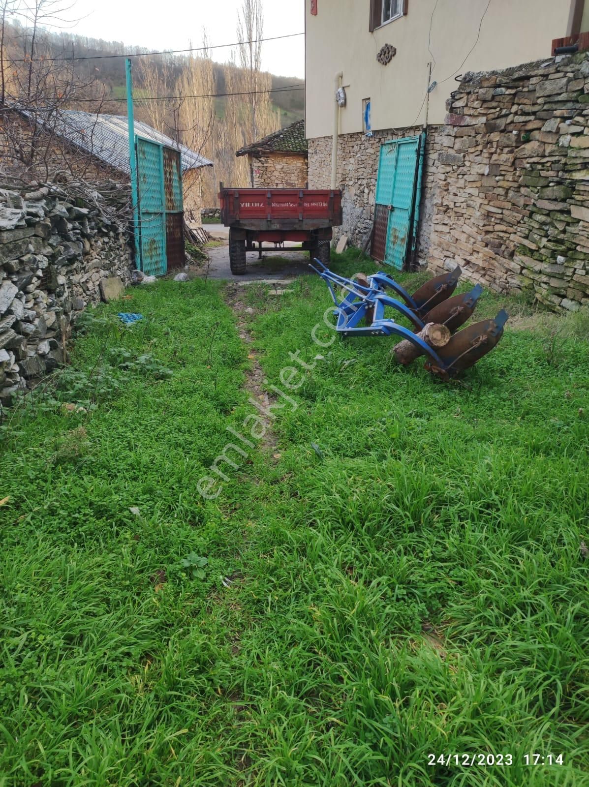 Balıkesir Kepsut Serçeörende Satılık Köy Evi - Görsel 4