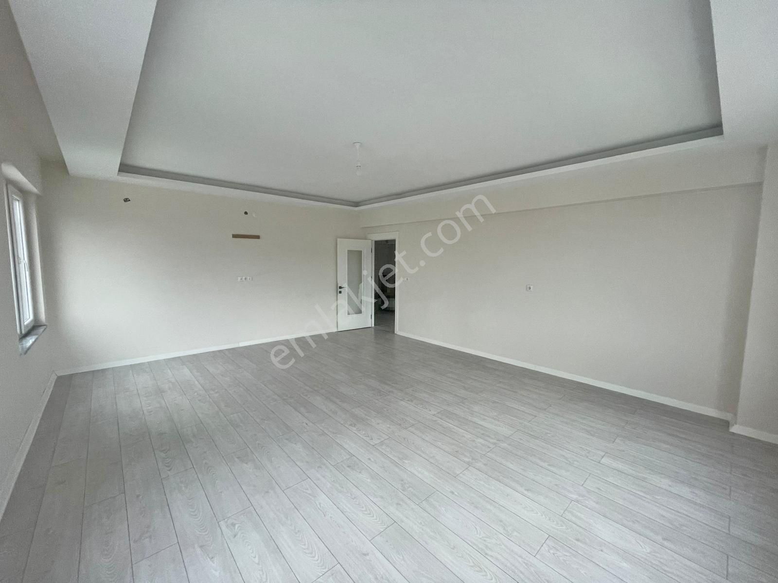 Afyon Üçok Emlaktan Sülün De Ana Yol Üzeri Kiralık Arakat 3+1 Asansörlü Lüx Geniş Daire - Görsel 19