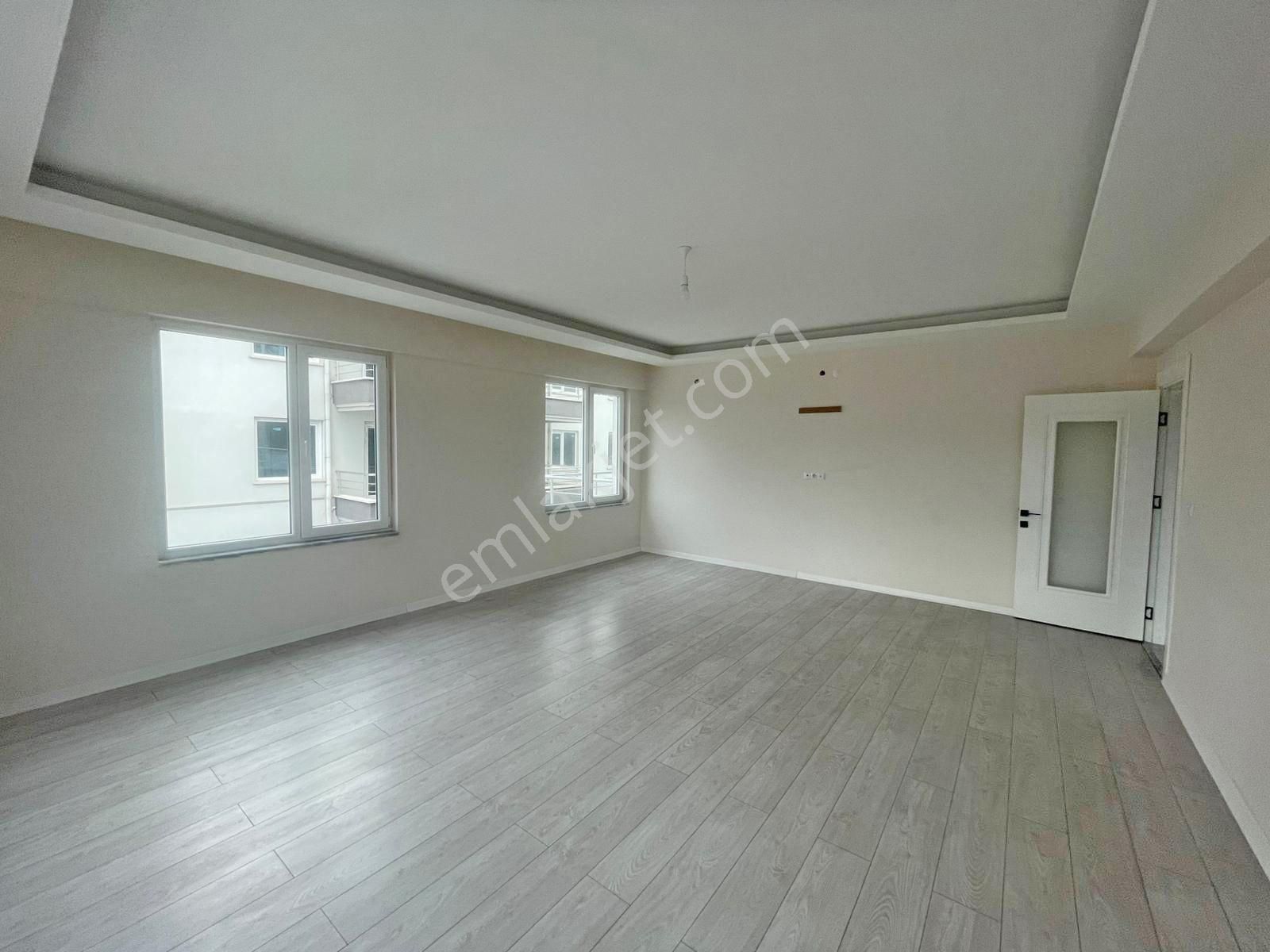 Afyon Üçok Emlaktan Sülün De Ana Yol Üzeri Kiralık Arakat 3+1 Asansörlü Lüx Geniş Daire - Görsel 18