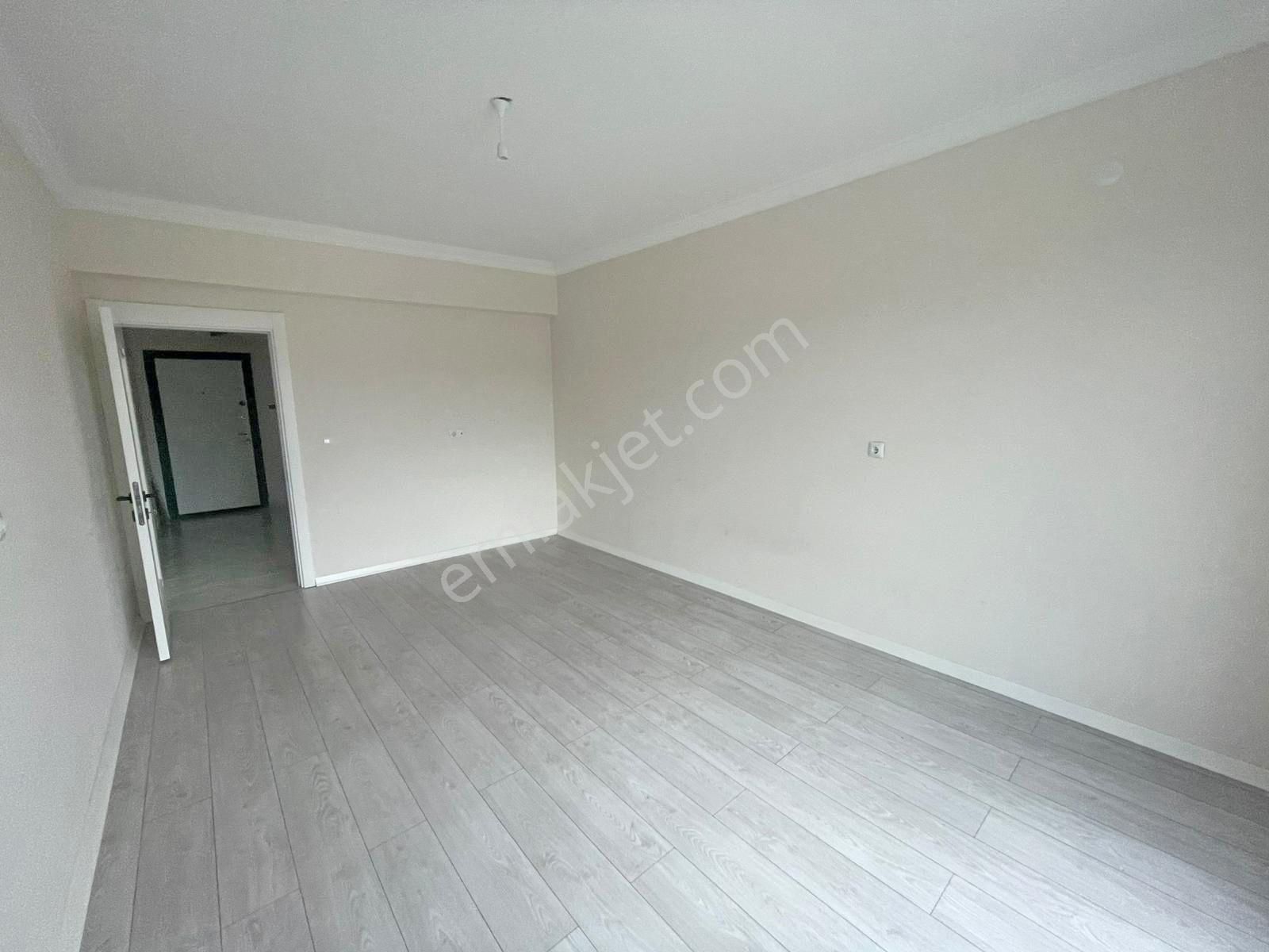 Afyon Üçok Emlaktan Sülün De Ana Yol Üzeri Kiralık Arakat 3+1 Asansörlü Lüx Geniş Daire - Görsel 20