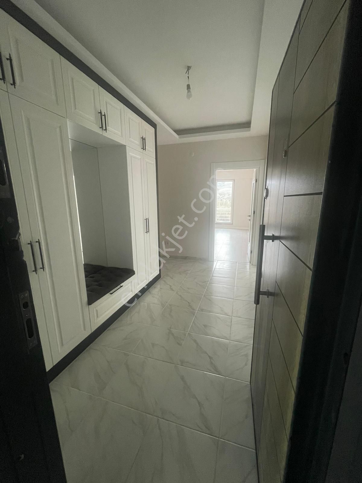 Afyon Üçok Emlaktan Sülün De Ana Yol Üzeri Kiralık Arakat 3+1 Asansörlü Lüx Geniş Daire - Görsel 7