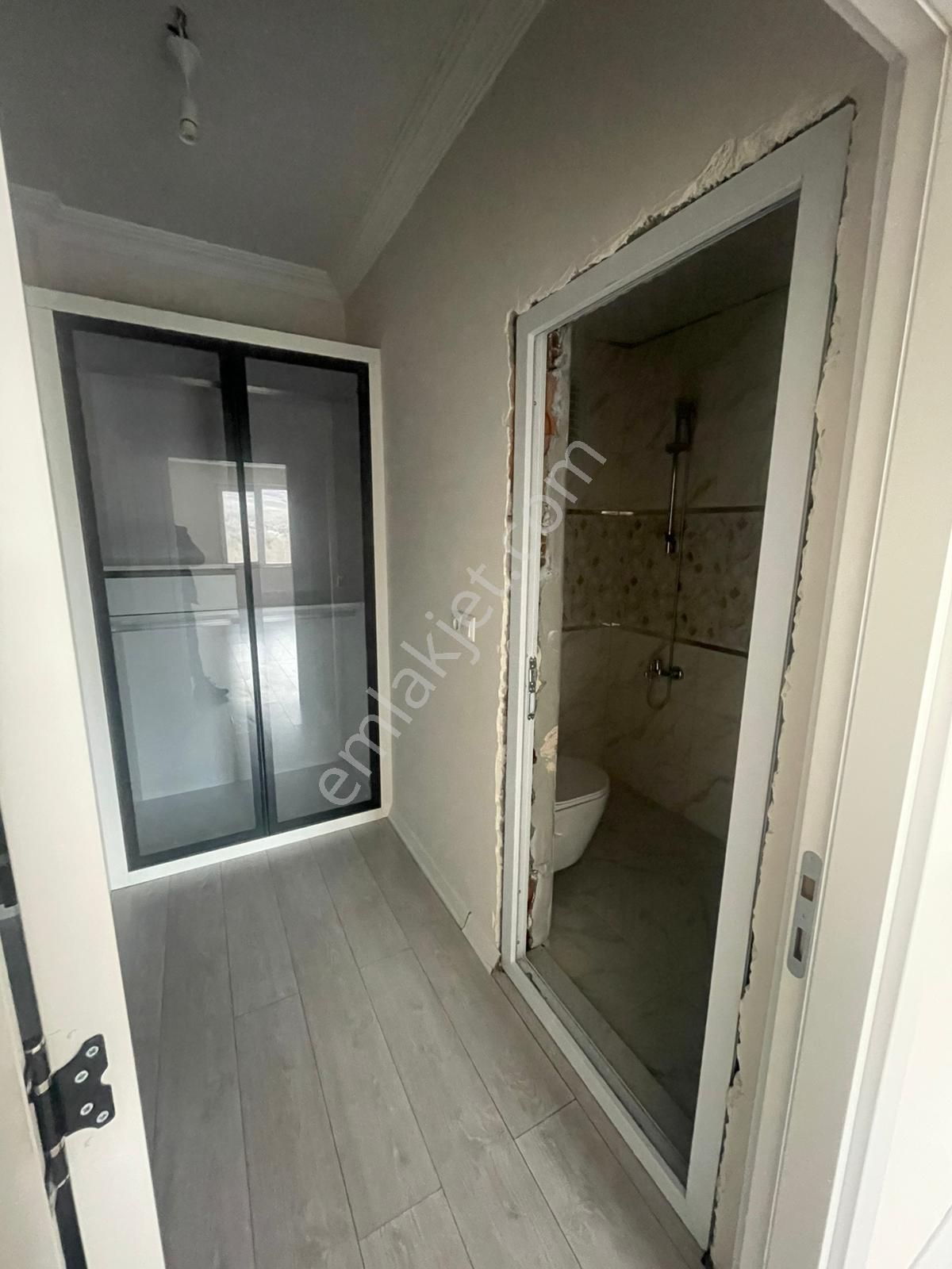 Afyon Üçok Emlaktan Sülün De Ana Yol Üzeri Kiralık Arakat 3+1 Asansörlü Lüx Geniş Daire - Görsel 15