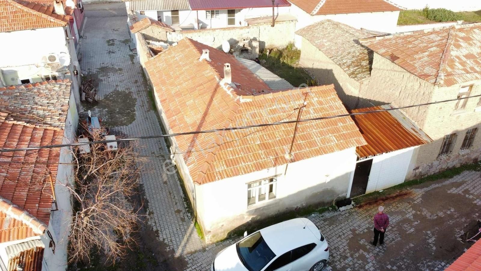 Plus Gayrimenkulden Bergama Kadıköyde Satılık Köyevi