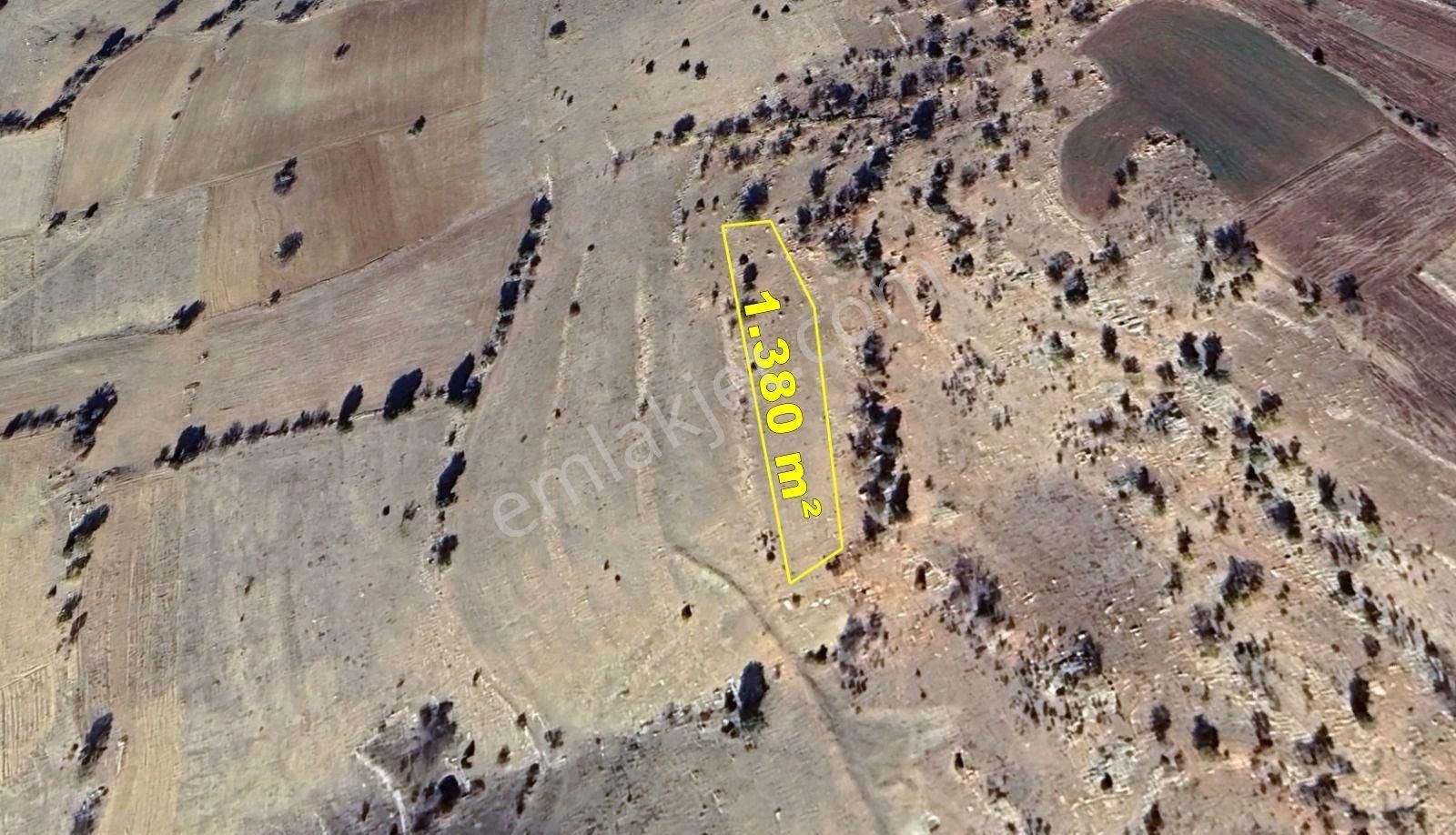 Konya / Akören / Avdan Mahallesinde 1.380 M² Müstakil Tapulu Tarla