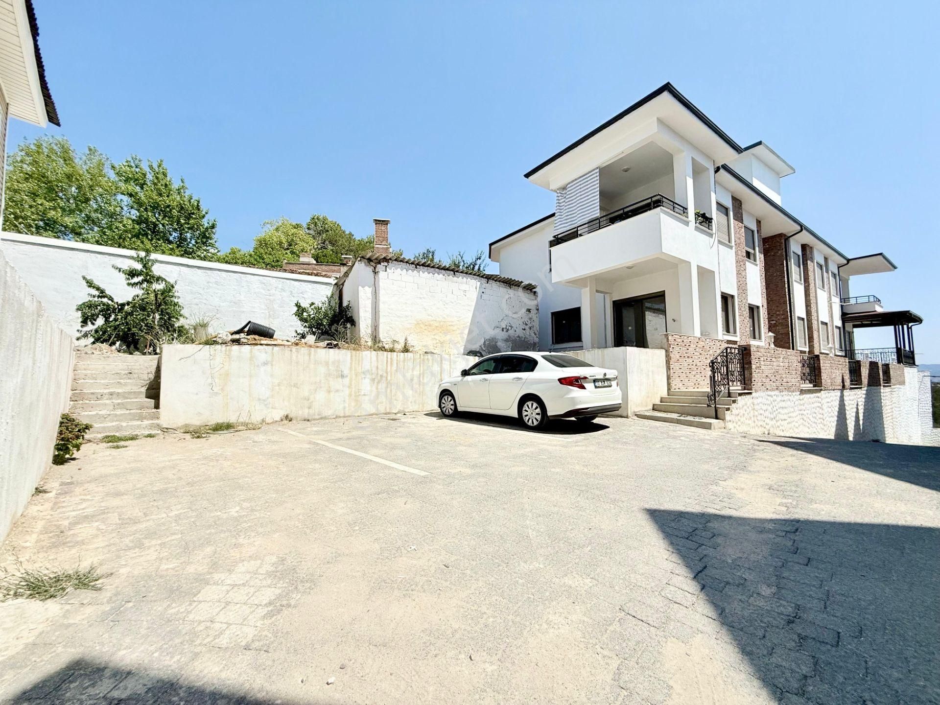 Parla'dan Bahçe Kullanımlı Doğa İle İç İçe Modern 2+1 Daire - Görsel 24