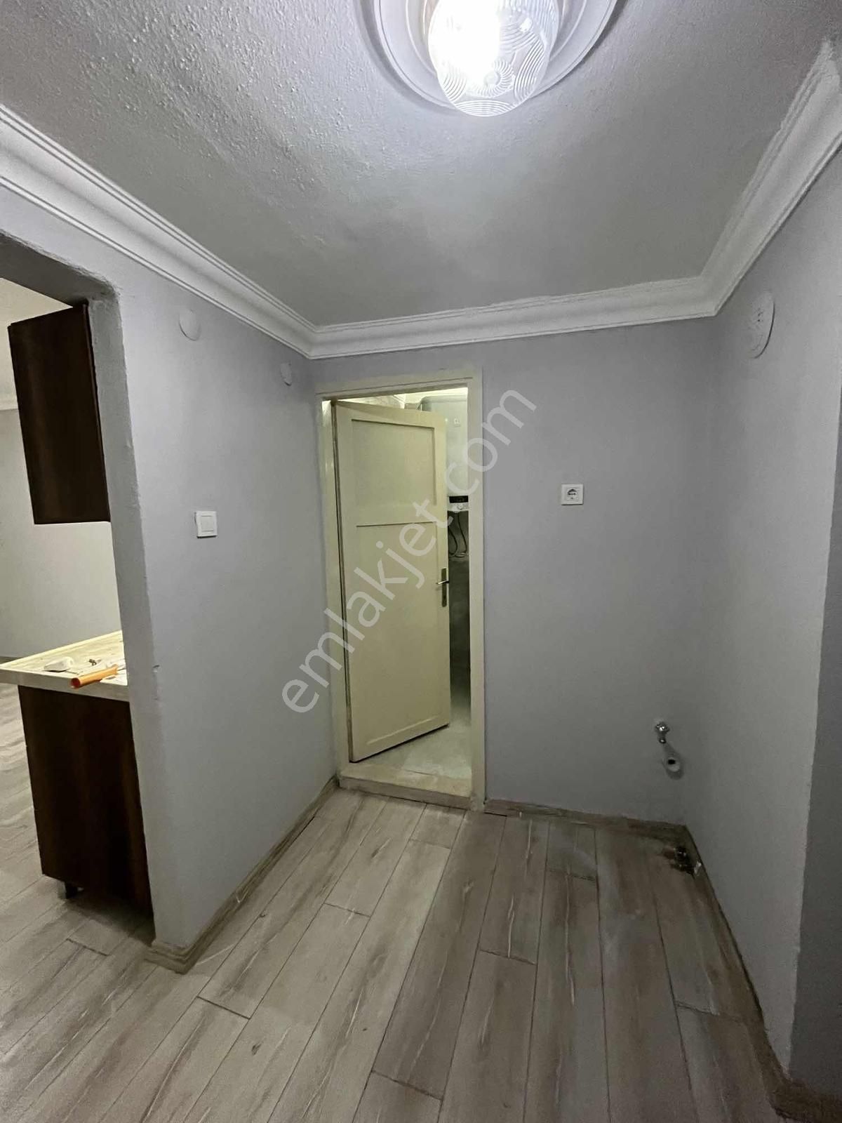 Satılık Cumhuriyet Meydanında - Büro / Ofis / Ev - Görsel 3