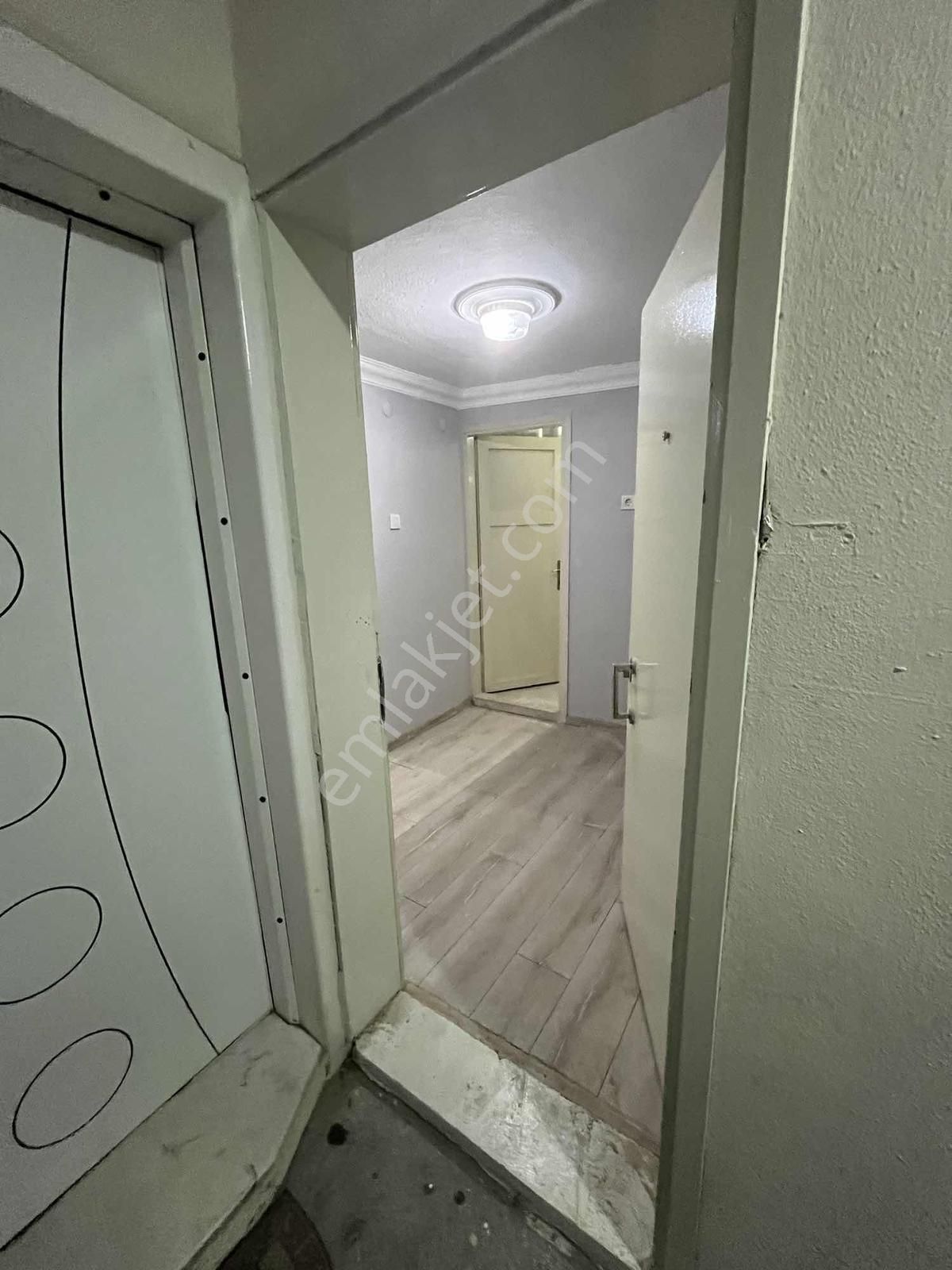 Satılık Cumhuriyet Meydanında - Büro / Ofis / Ev - Görsel 5