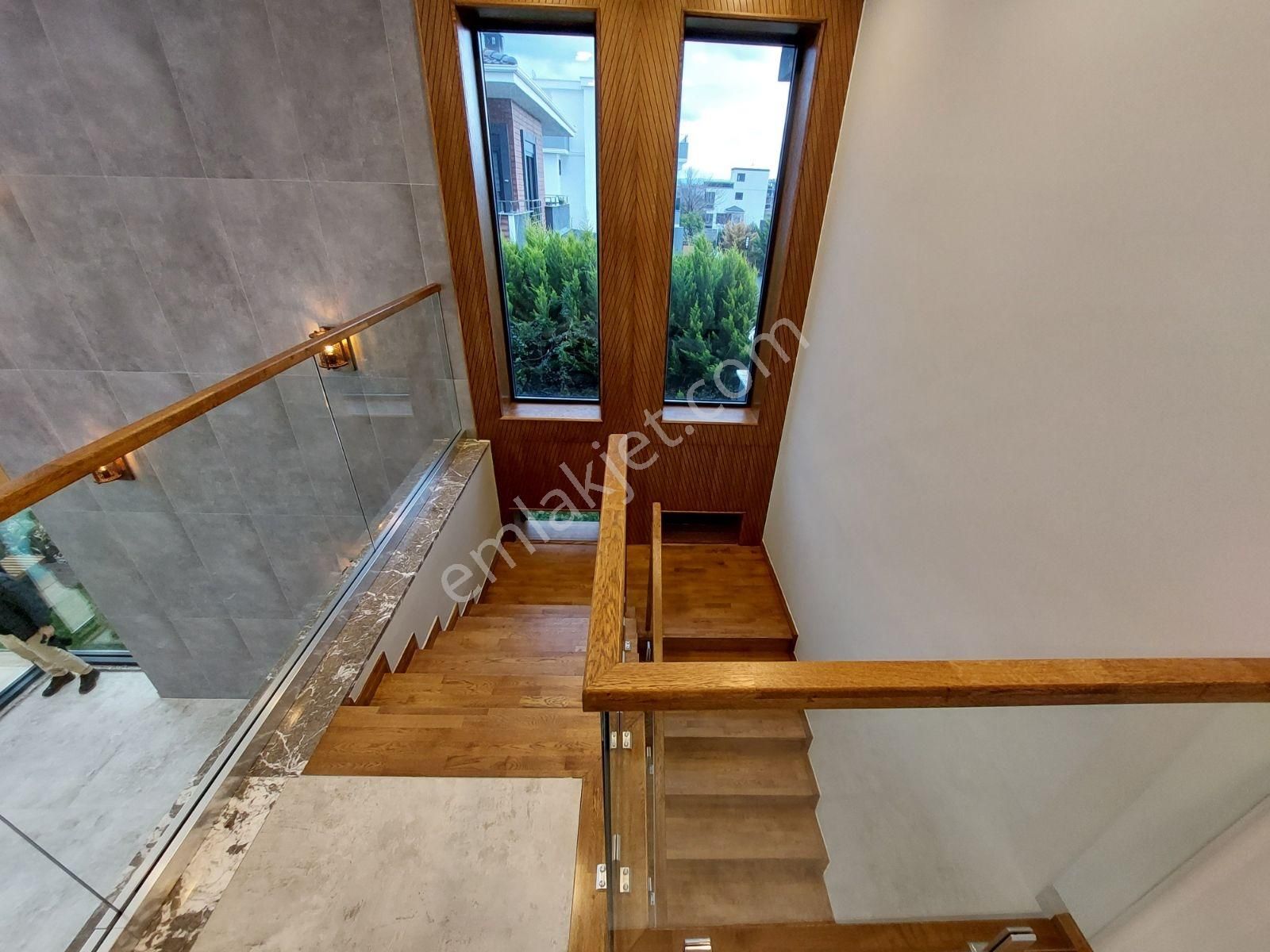 Edremit'in Prestijli Lokasyonunda Göz Alıcı Müstakil Villa - Görsel 34