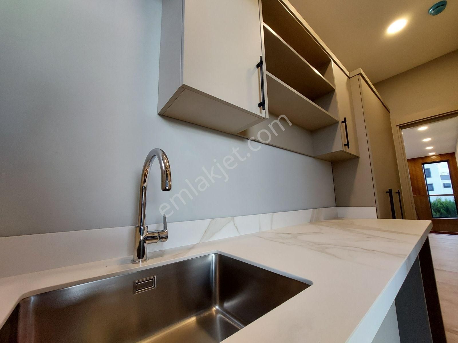 Edremit'in Prestijli Lokasyonunda Göz Alıcı Müstakil Villa - Görsel 5