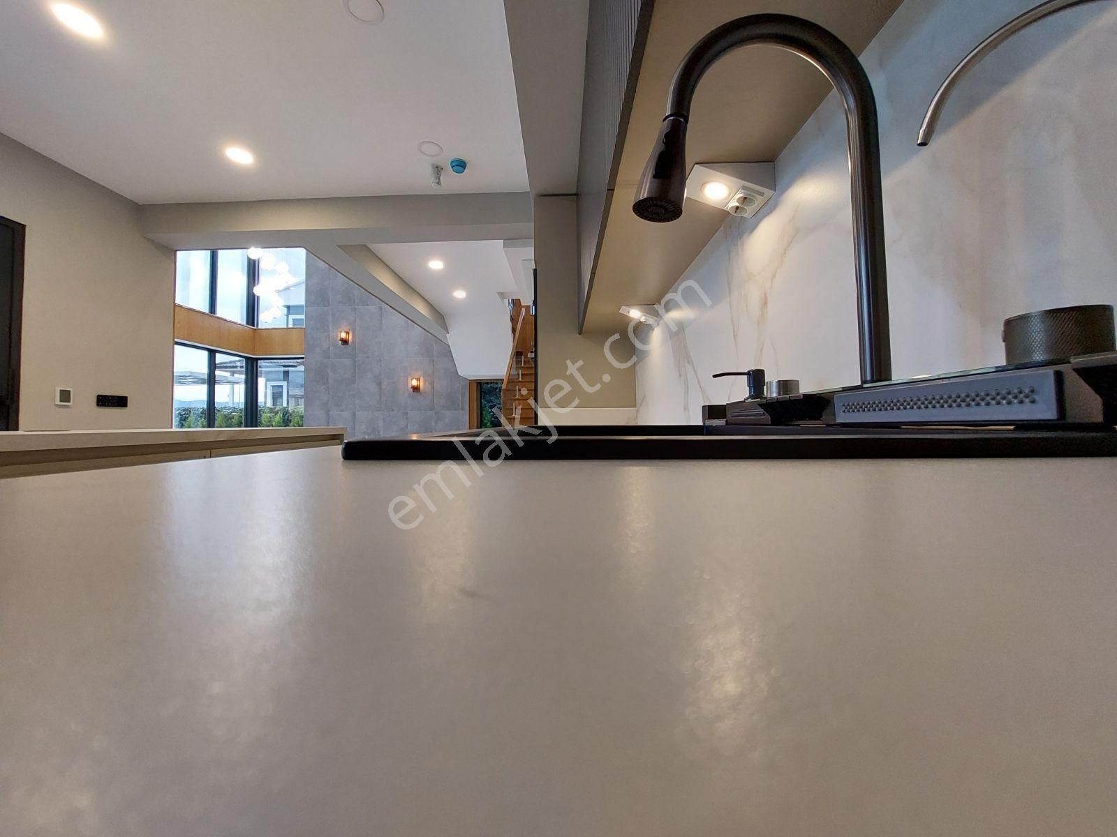 Edremit'in Prestijli Lokasyonunda Göz Alıcı Müstakil Villa - Görsel 29