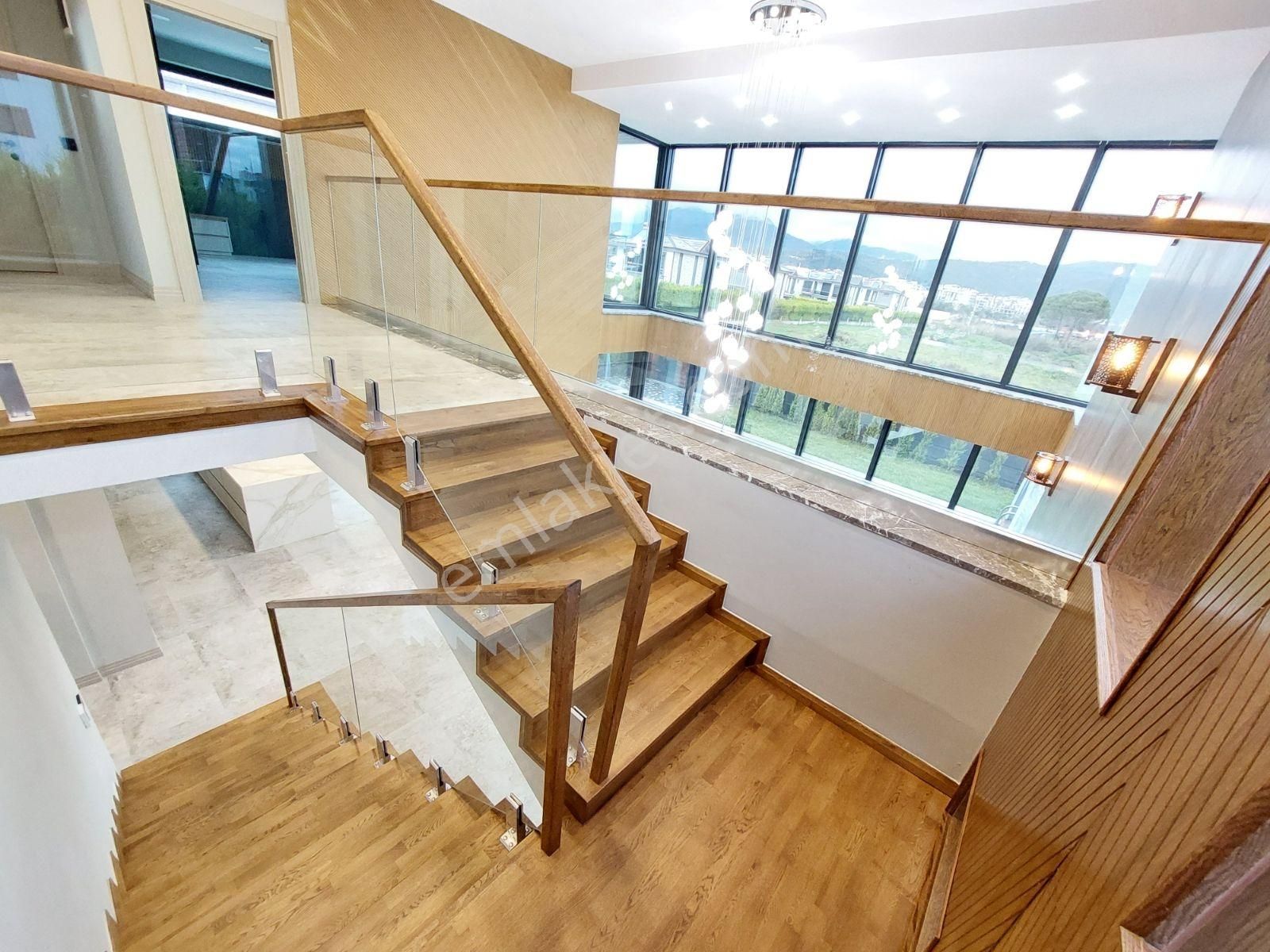 Edremit'in Prestijli Lokasyonunda Göz Alıcı Müstakil Villa - Görsel 27