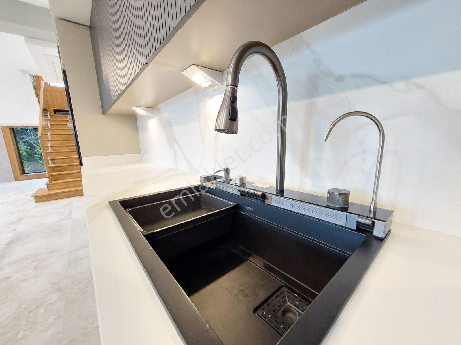 Edremit'in Prestijli Lokasyonunda Göz Alıcı Müstakil Villa - Görsel 26