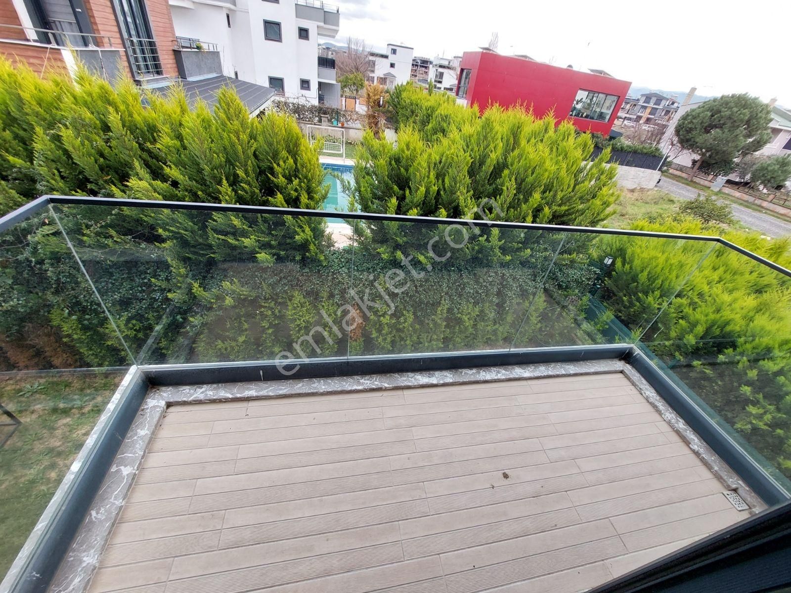 Edremit'in Prestijli Lokasyonunda Göz Alıcı Müstakil Villa - Görsel 9