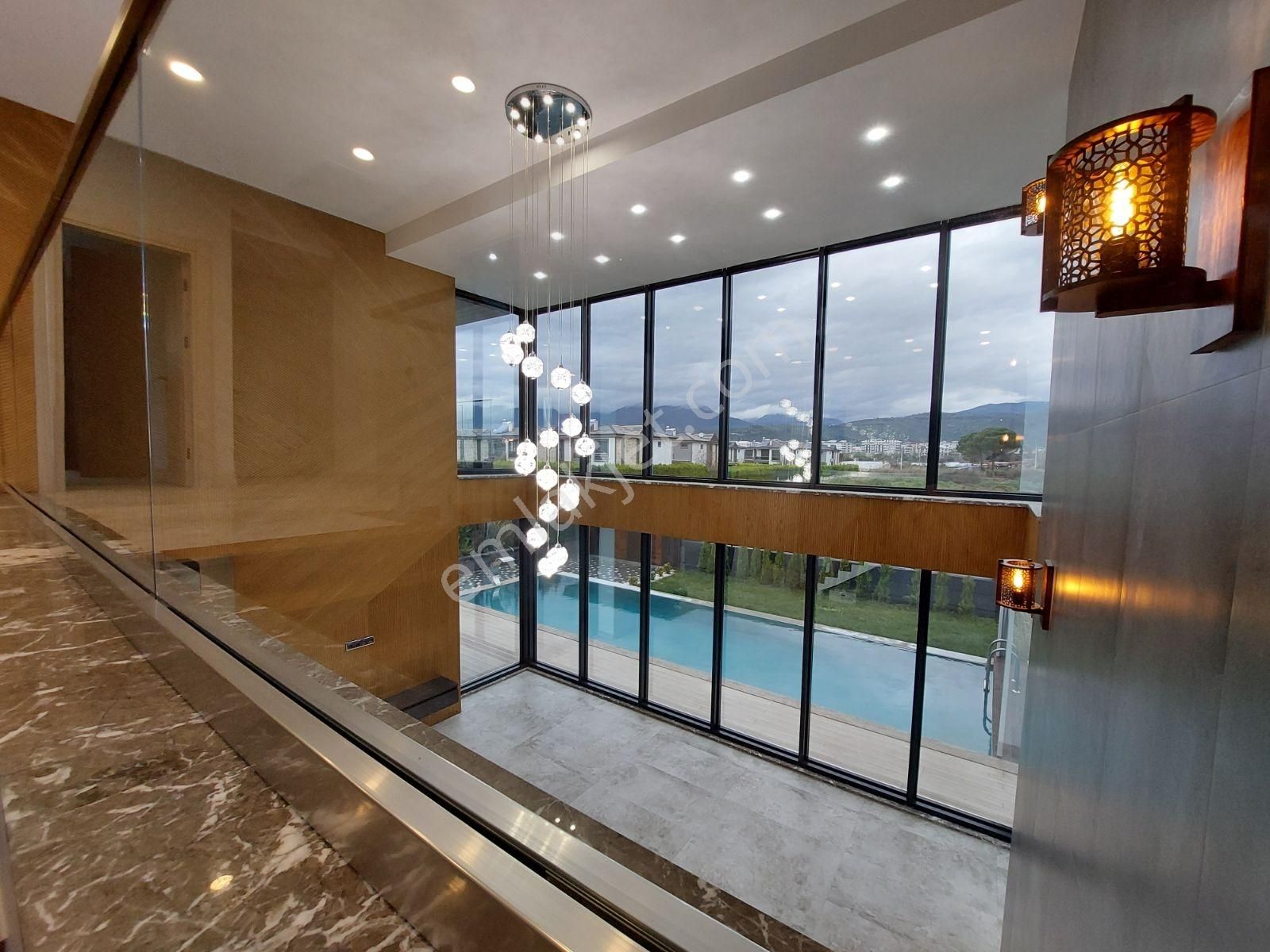 Edremit'in Prestijli Lokasyonunda Göz Alıcı Müstakil Villa - Görsel 13