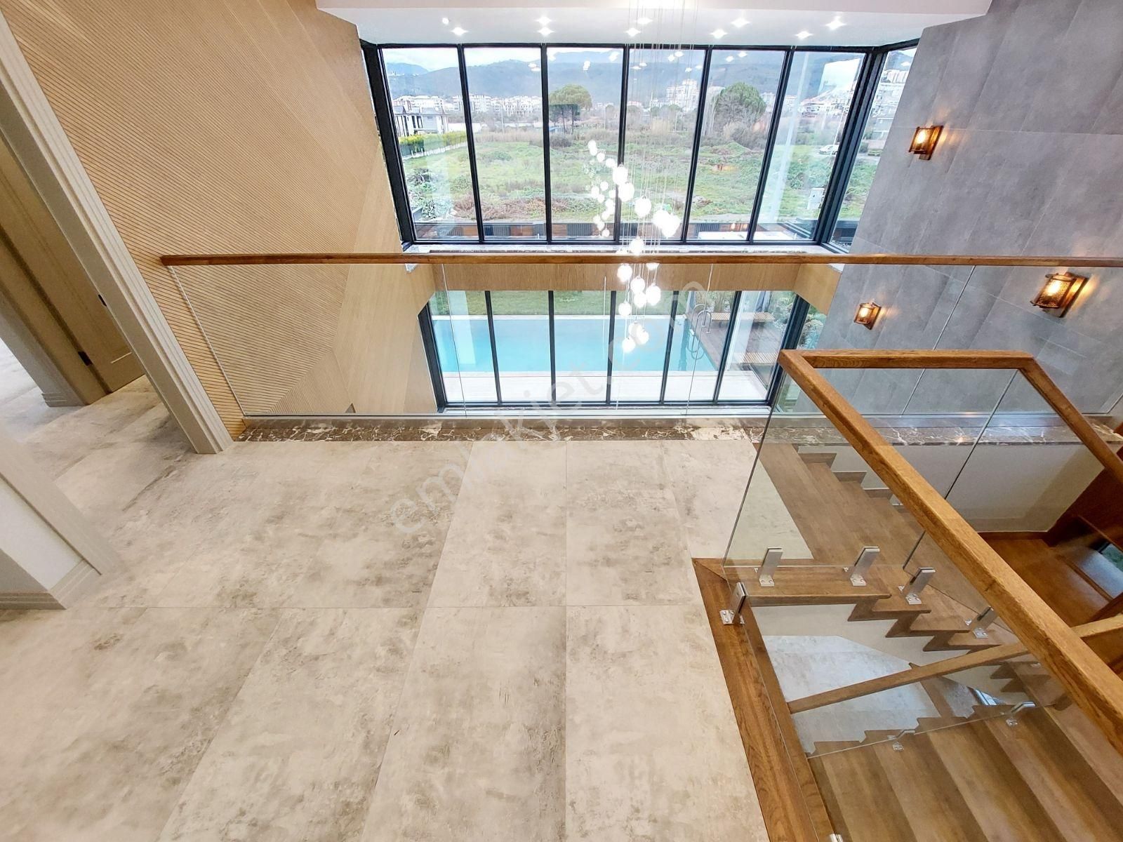 Edremit'in Prestijli Lokasyonunda Göz Alıcı Müstakil Villa - Görsel 14