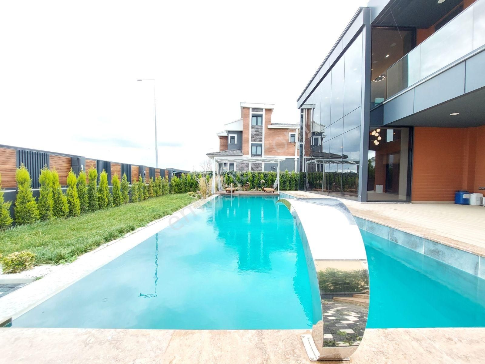 Edremit'in Prestijli Lokasyonunda Göz Alıcı Müstakil Villa - Görsel 20