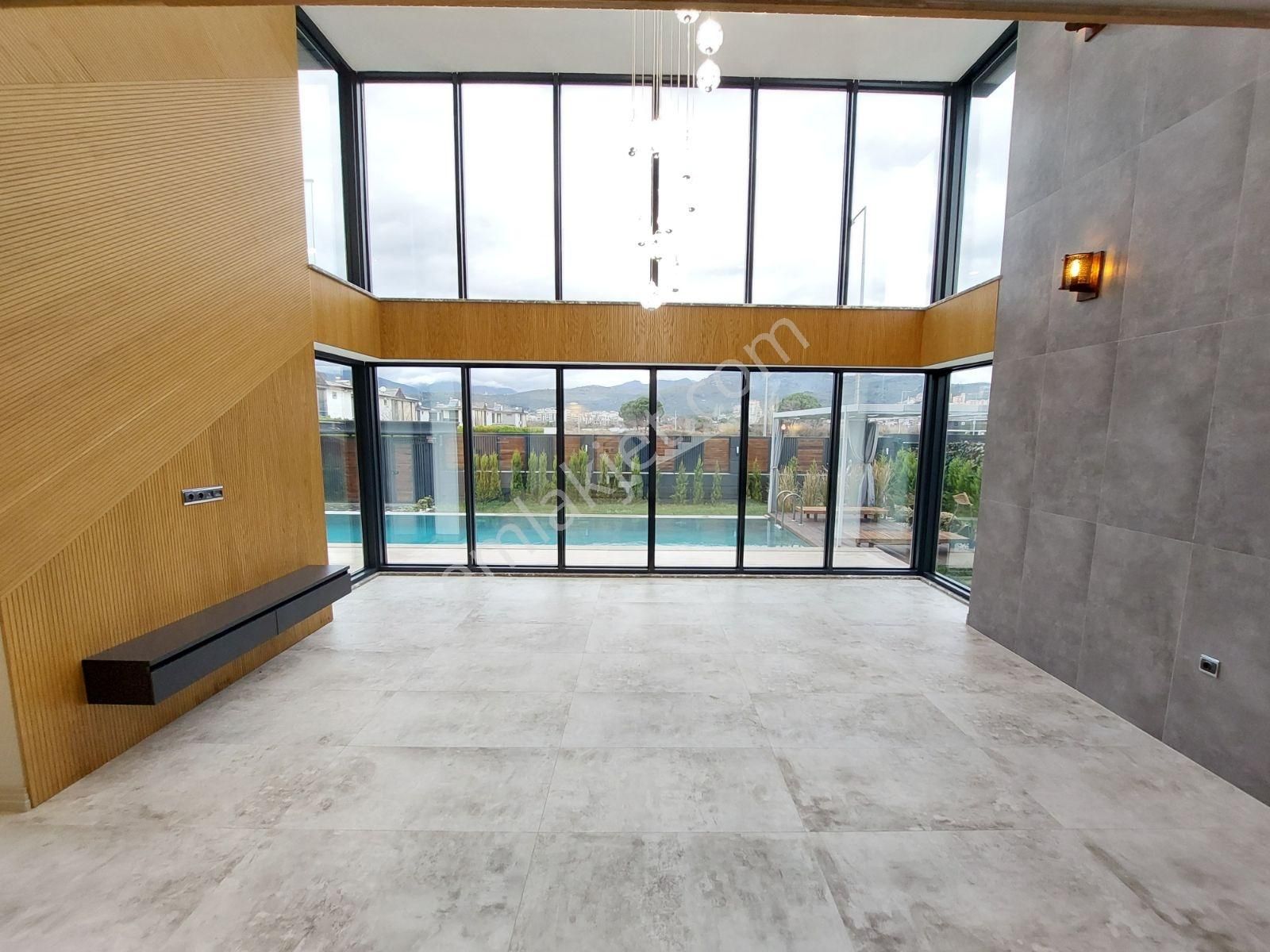 Edremit'in Prestijli Lokasyonunda Göz Alıcı Müstakil Villa - Görsel 35