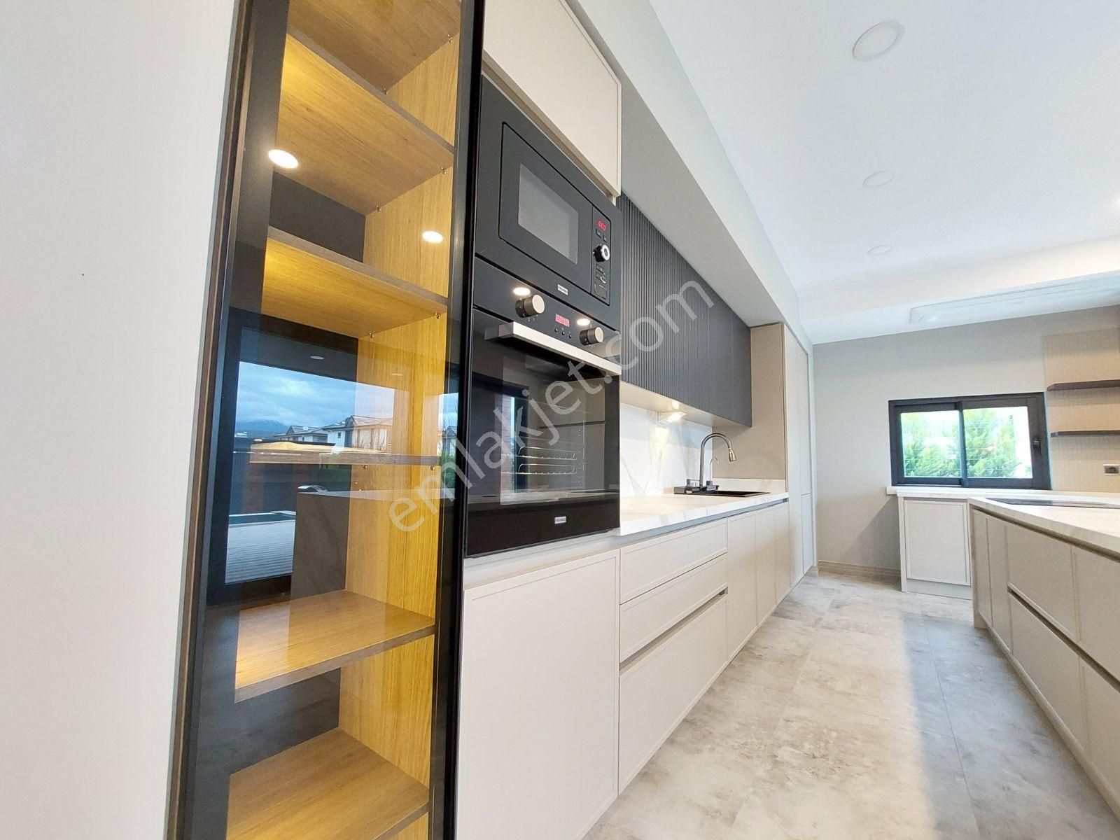 Edremit'in Prestijli Lokasyonunda Göz Alıcı Müstakil Villa - Görsel 25