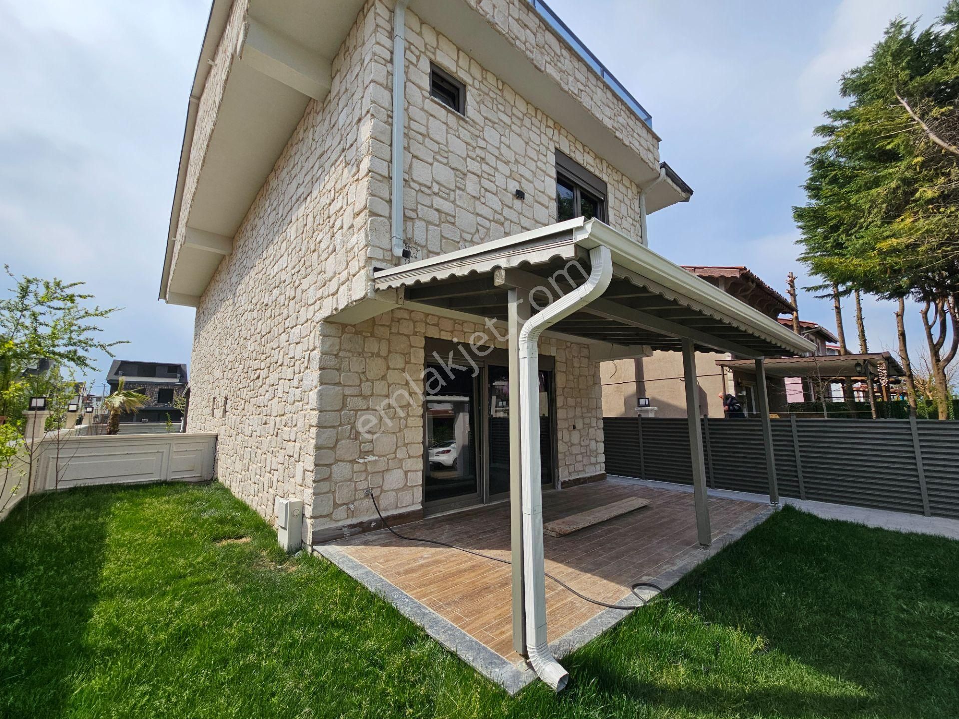 Deniz'den Kocaali Sakrya'da 3 +1 Geniş Bahçeli, Denize 50 Mt Mesafede Satılık Lüks Villa - Görsel 5