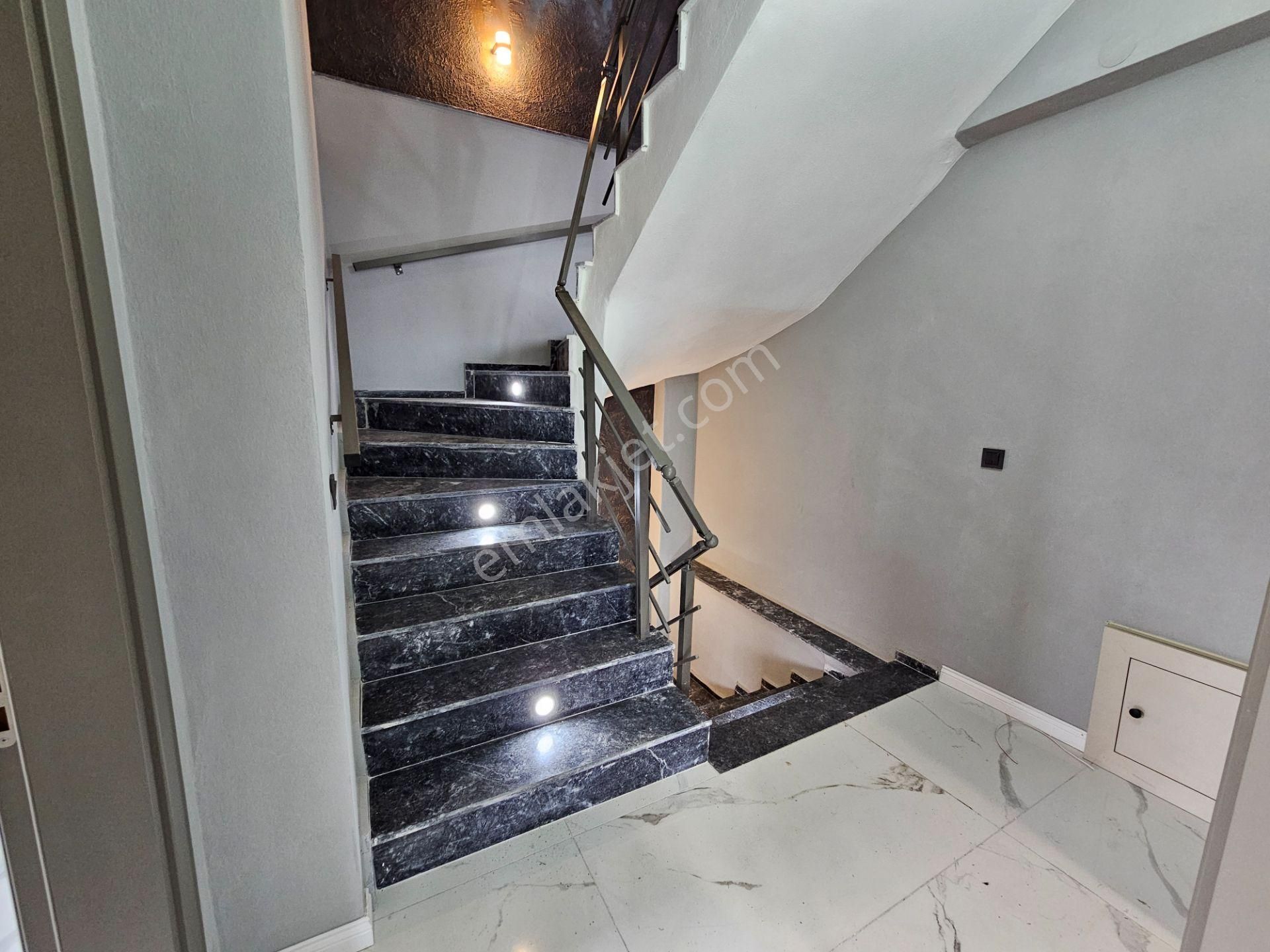 Deniz'den Kocaali Sakrya'da 3 +1 Geniş Bahçeli, Denize 50 Mt Mesafede Satılık Lüks Villa - Görsel 25