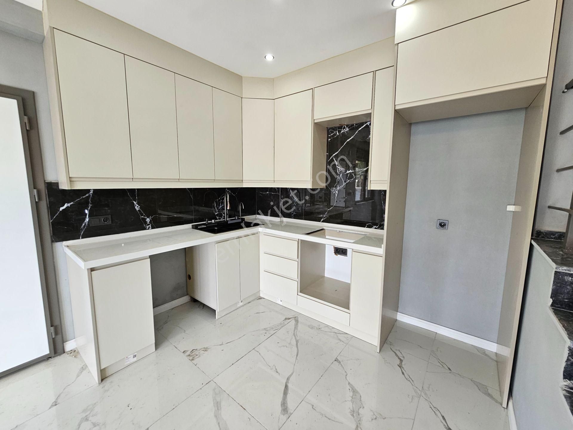 Deniz'den Kocaali Sakrya'da 3 +1 Geniş Bahçeli, Denize 50 Mt Mesafede Satılık Lüks Villa - Görsel 14