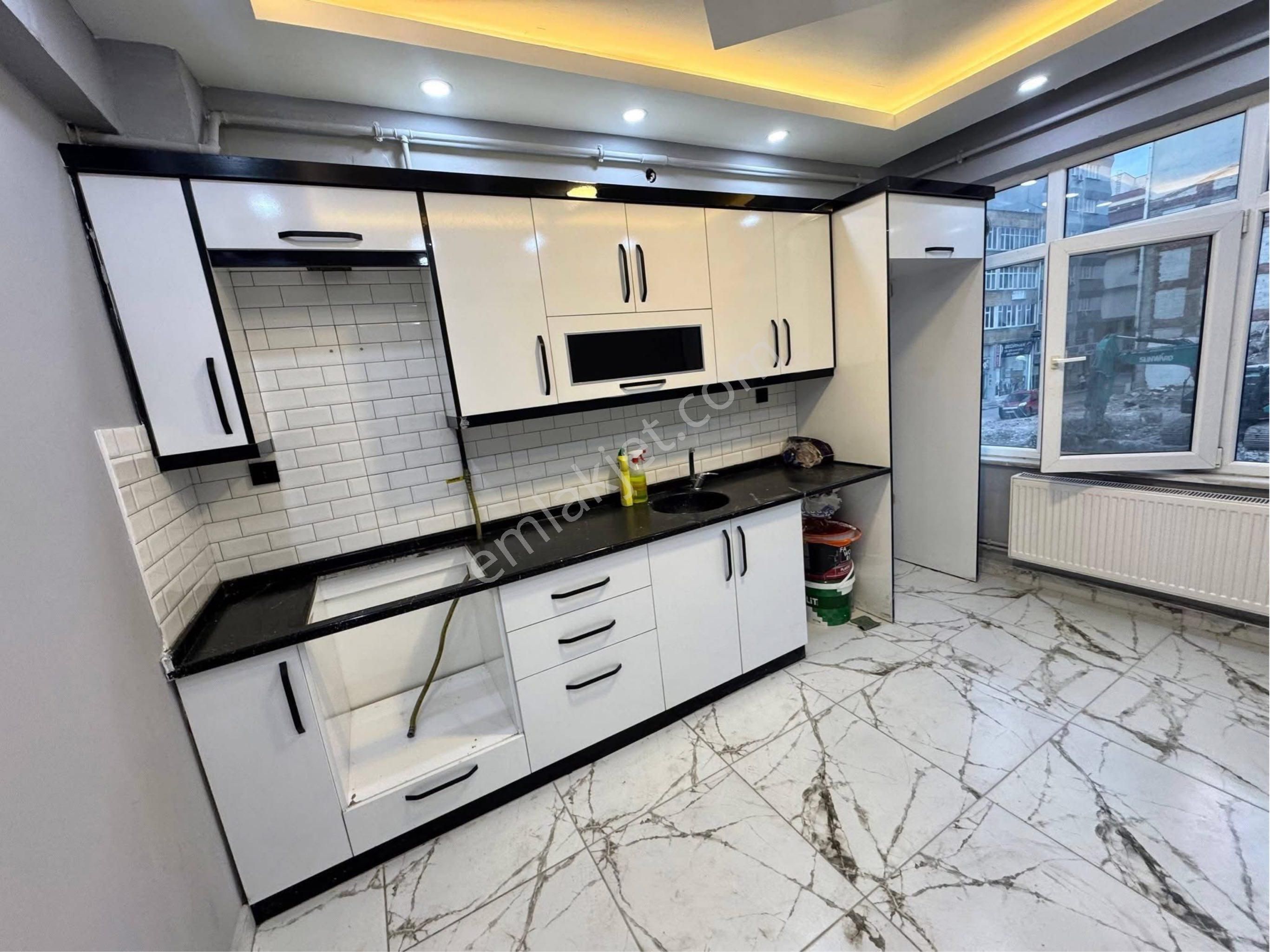 Furkan Emlaktan Zafer Mah 2+1 1.kat 120m2 Çift Balkonlu Merkezi Konumda Masrafsız Kiralık Daire - Görsel 6