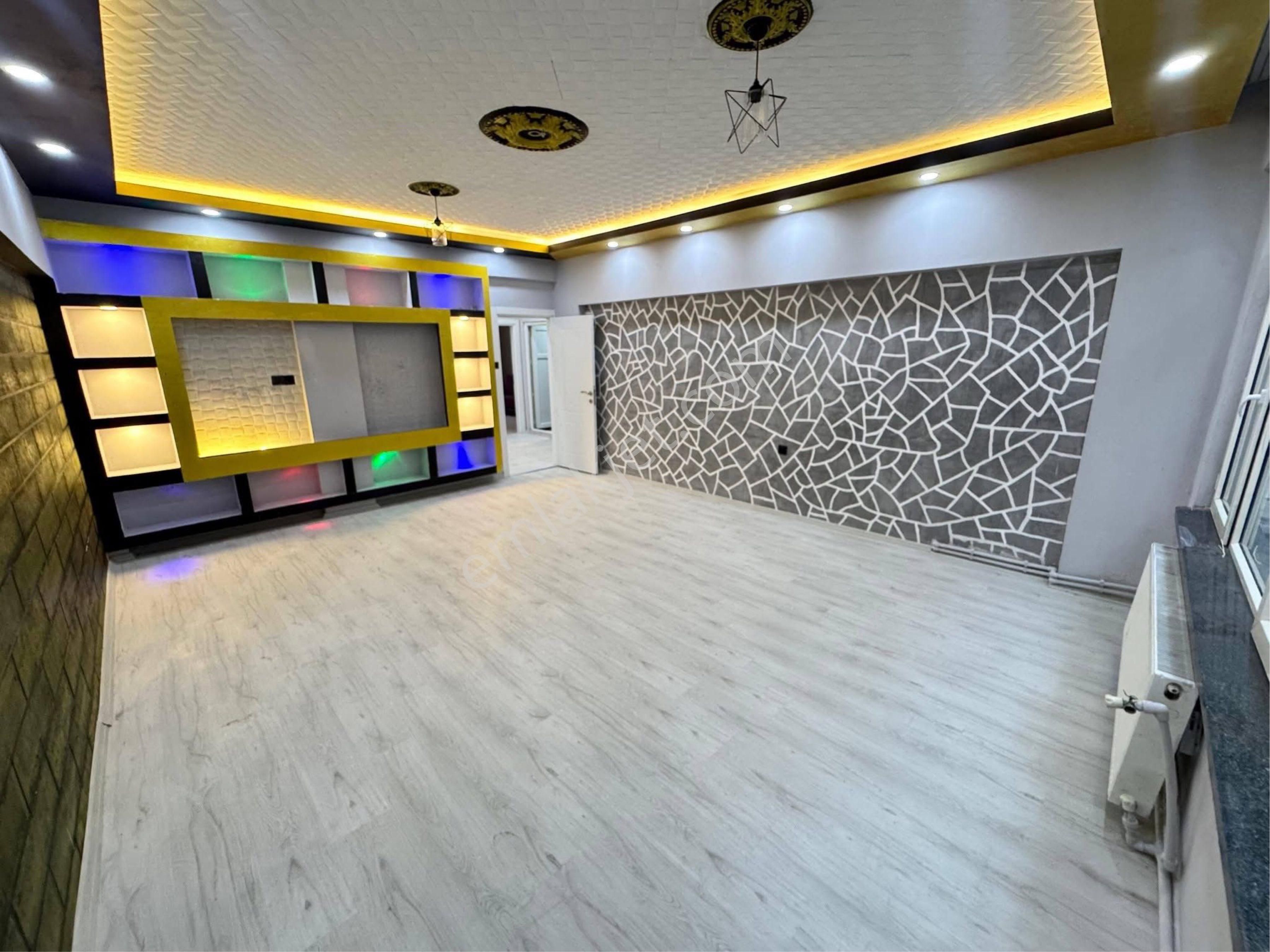 Furkan Emlaktan Zafer Mah 2+1 1.kat 120m2 Çift Balkonlu Merkezi Konumda Masrafsız Kiralık Daire - Görsel 13