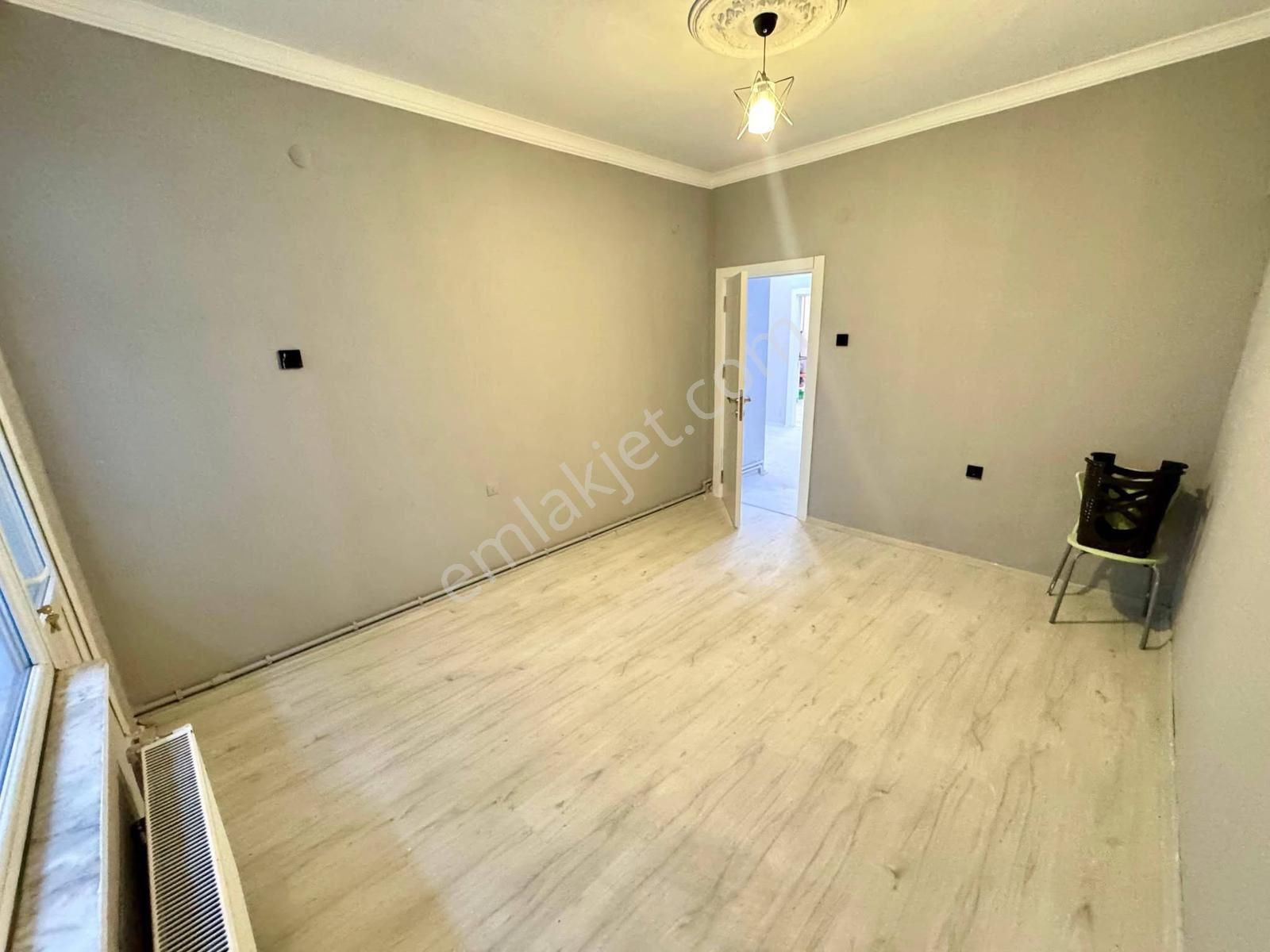 Furkan Emlaktan Zafer Mah 2+1 1.kat 120m2 Çift Balkonlu Merkezi Konumda Masrafsız Kiralık Daire - Görsel 12