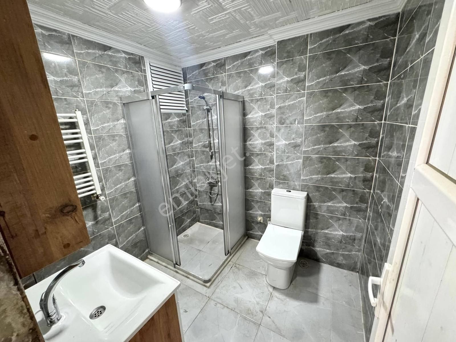 Furkan Emlaktan Zafer Mah 2+1 1.kat 120m2 Çift Balkonlu Merkezi Konumda Masrafsız Kiralık Daire - Görsel 8