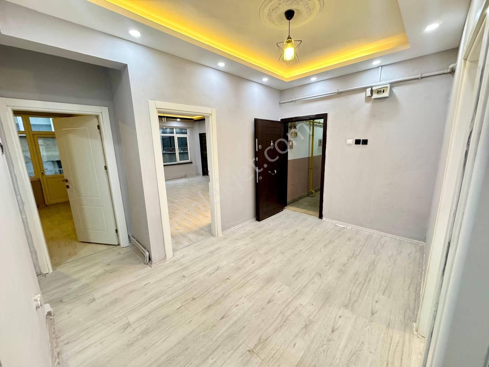 Furkan Emlaktan Zafer Mah 2+1 1.kat 120m2 Çift Balkonlu Merkezi Konumda Masrafsız Kiralık Daire - Görsel 15