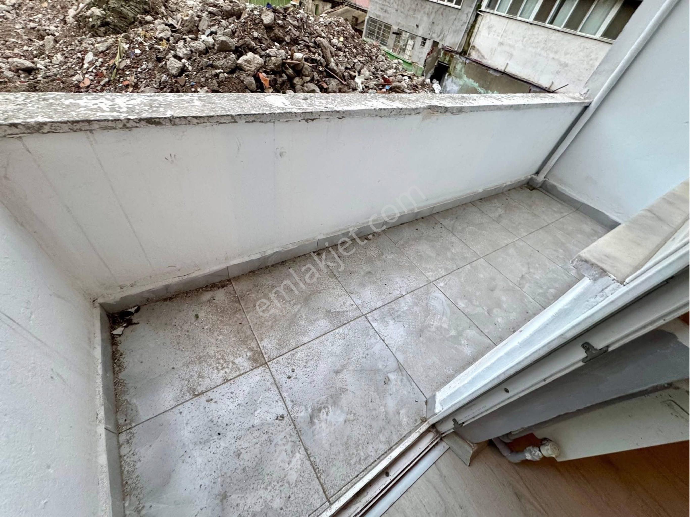 Furkan Emlaktan Zafer Mah 2+1 1.kat 120m2 Çift Balkonlu Merkezi Konumda Masrafsız Kiralık Daire - Görsel 9