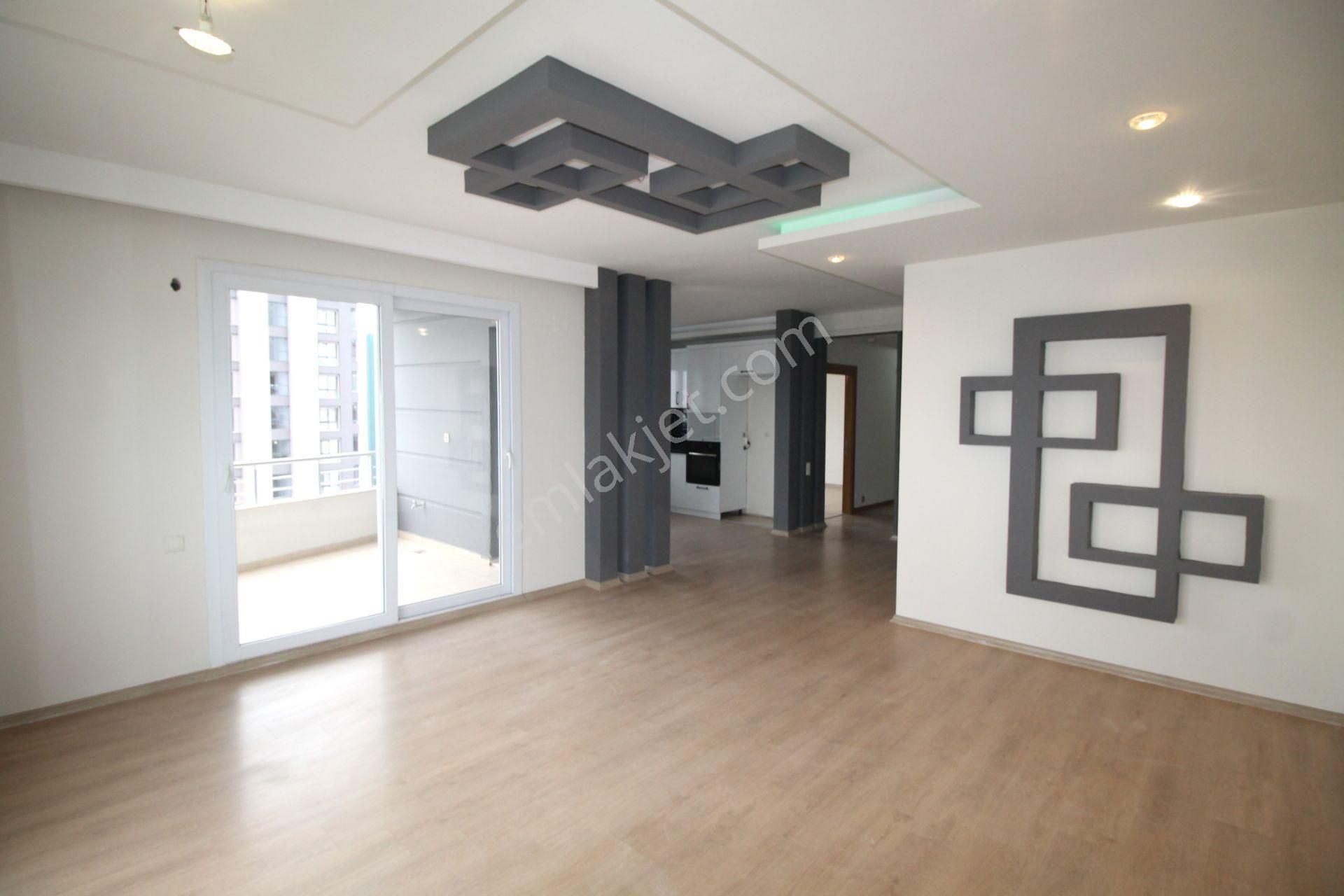 Retro’dan Mezitli Merkez’de Ferah Deniz Manzaralı 3+1 Kiralık