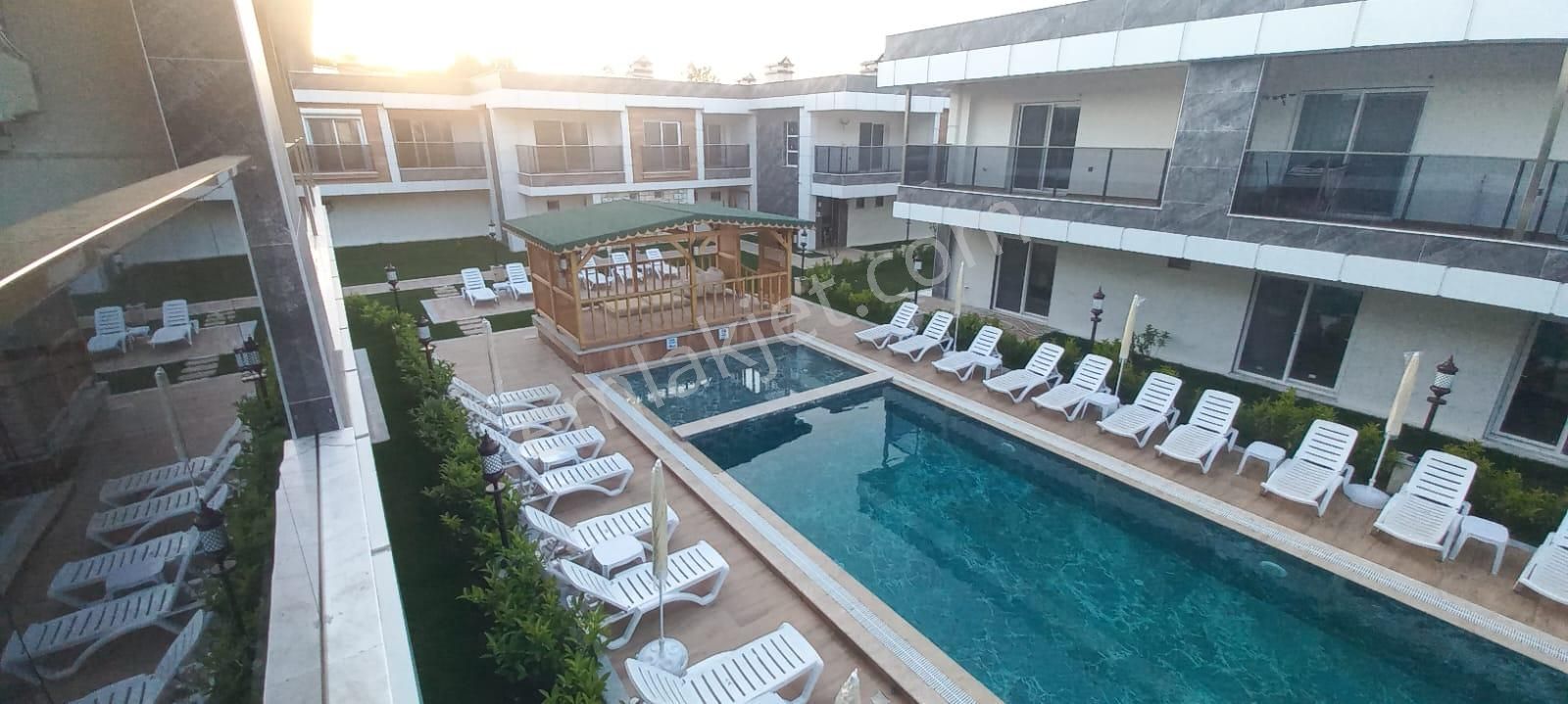 Kuştur Mevkii Havuzlu Sitede 2+1 Daire - Görsel 2