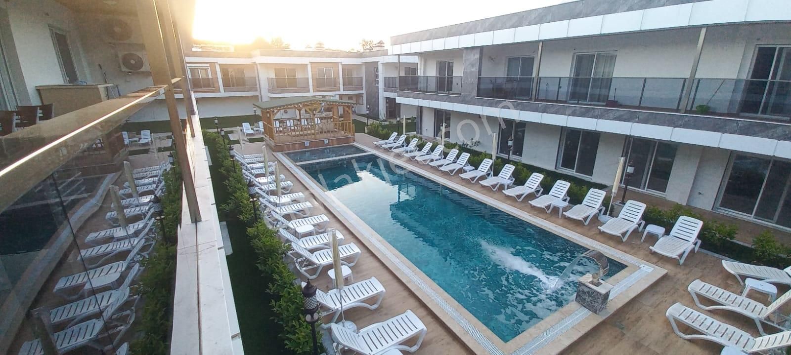 Kuştur Mevkii Havuzlu Sitede 2+1 Daire