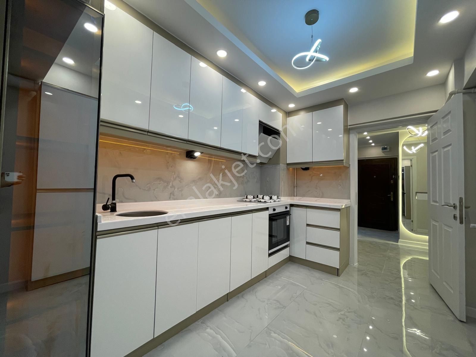 Pınarbaşı Mah"de 3+1 Ara Katta Ön Cepheli Ultra Lüx Yapılı Daire - Görsel 13