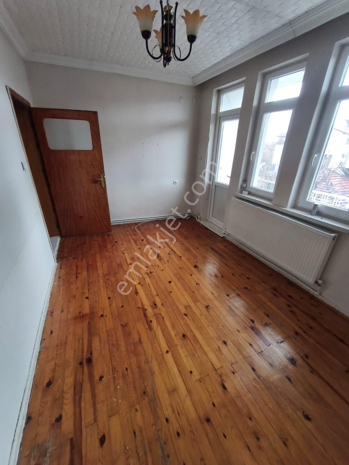 Isparta Merkez Zafer Mahallesinde Kiralık Daire - Görsel 2