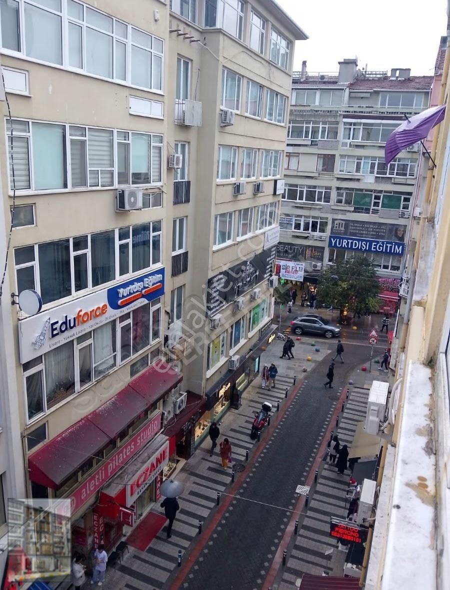 Şeref Emlak'tan Bahariye Caddesi Yakın
