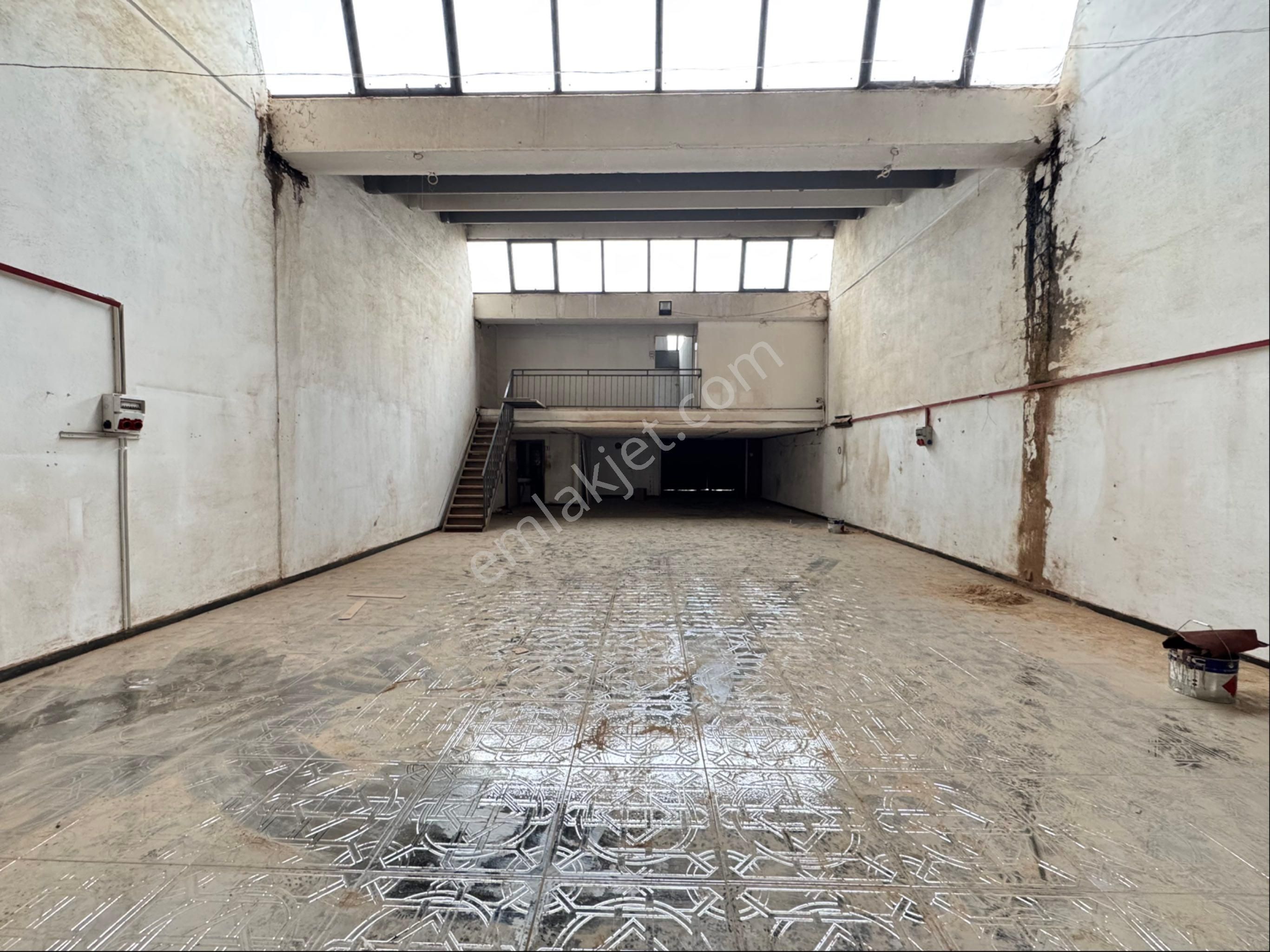 Pera'dan Baksan Sanayi Sitesi 36. Blok Kiralık 265 M2 Dükkan - Görsel 4